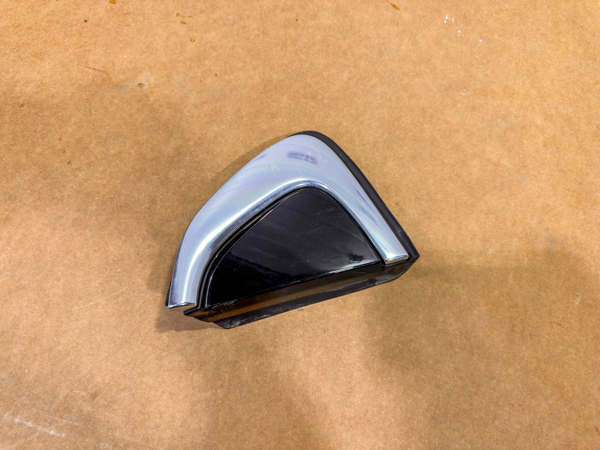 2018 Chevrolet Cruze Rear Right Passenger Side Fender Upper Molding 84106817, 23446490, 84041668 - view 2