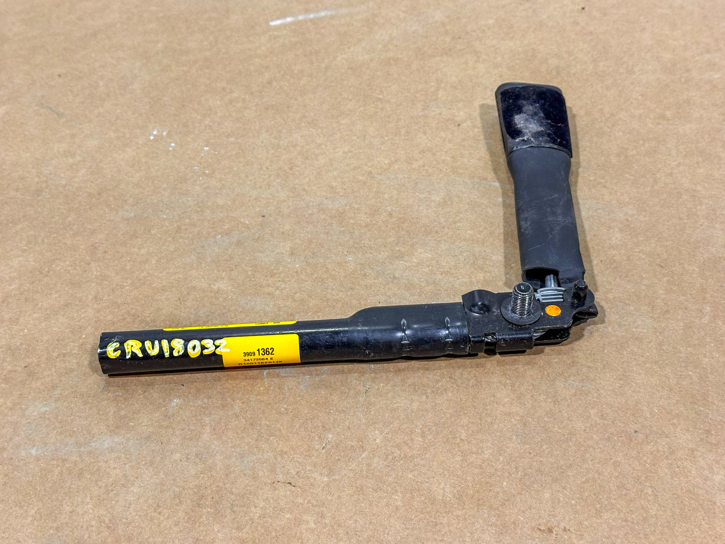 2018 Chevrolet Cruze Seat Belts Lock Left and Rigth Side 39091360