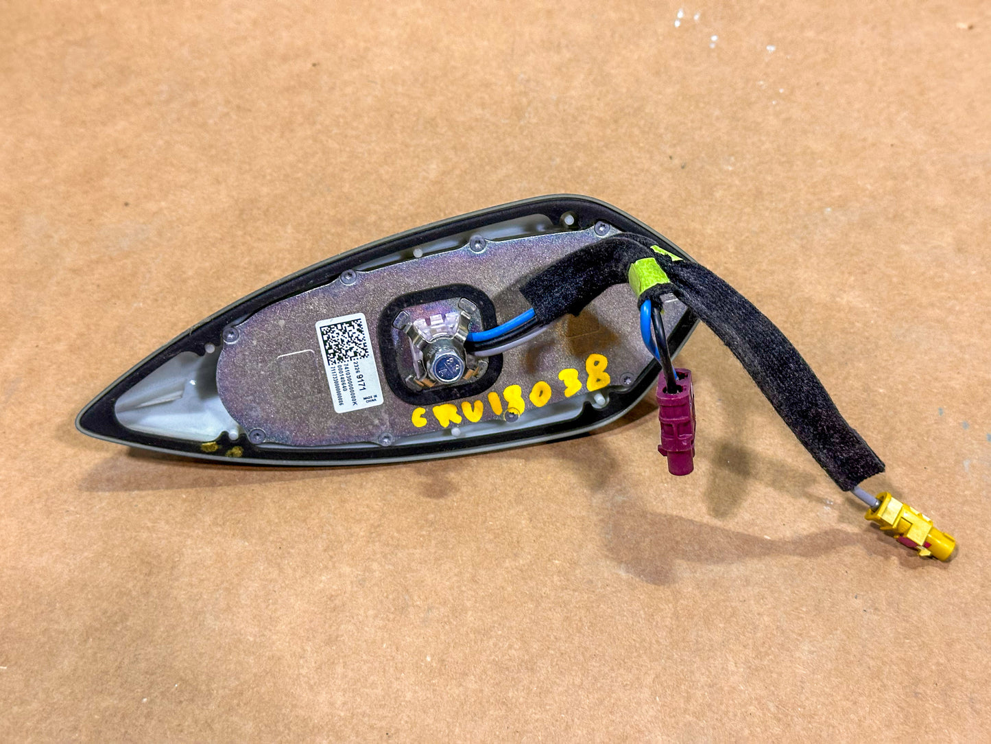 2016-2021 Chevrolet Cruze Roof Mounted Radio High Frequency Antenna 23269171, 23245455, 42643106, 42692478 OEM