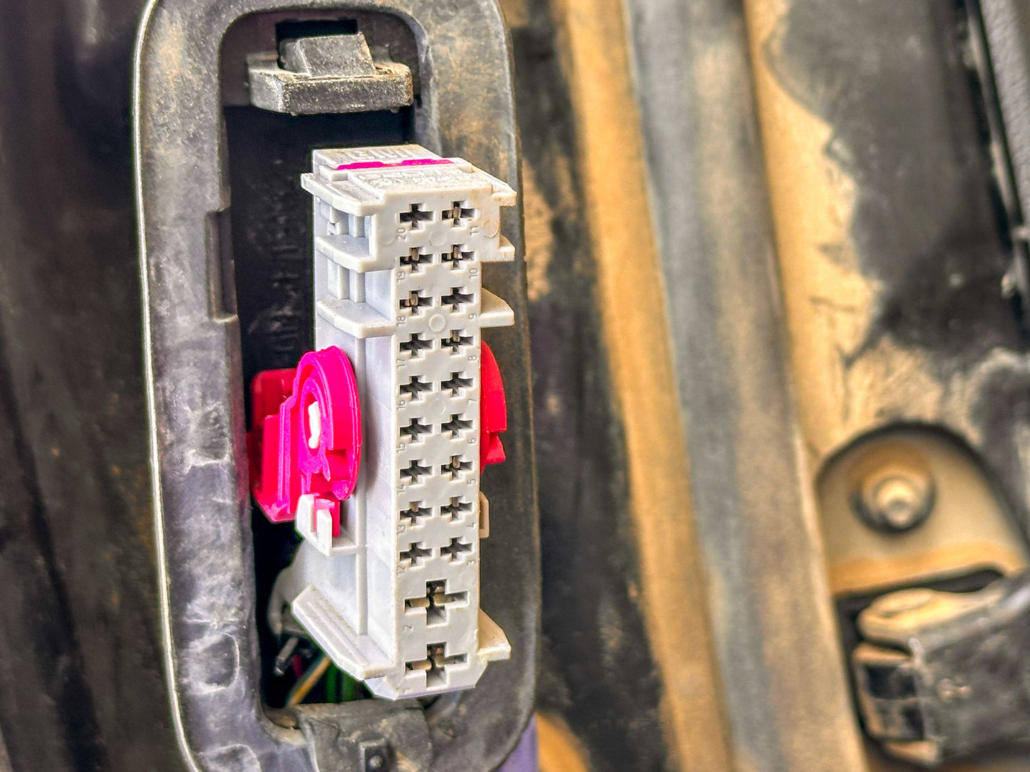 2016-2019 Chevrolet Cruze Right Back Passenger Side Door 84052335, 84012631