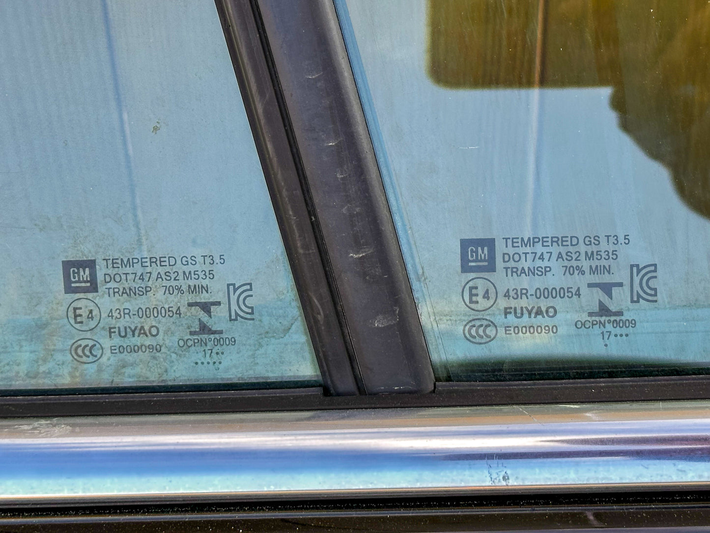 2016-2019 Chevrolet Cruze Right Back Passenger Side Door 84052335, 84012631