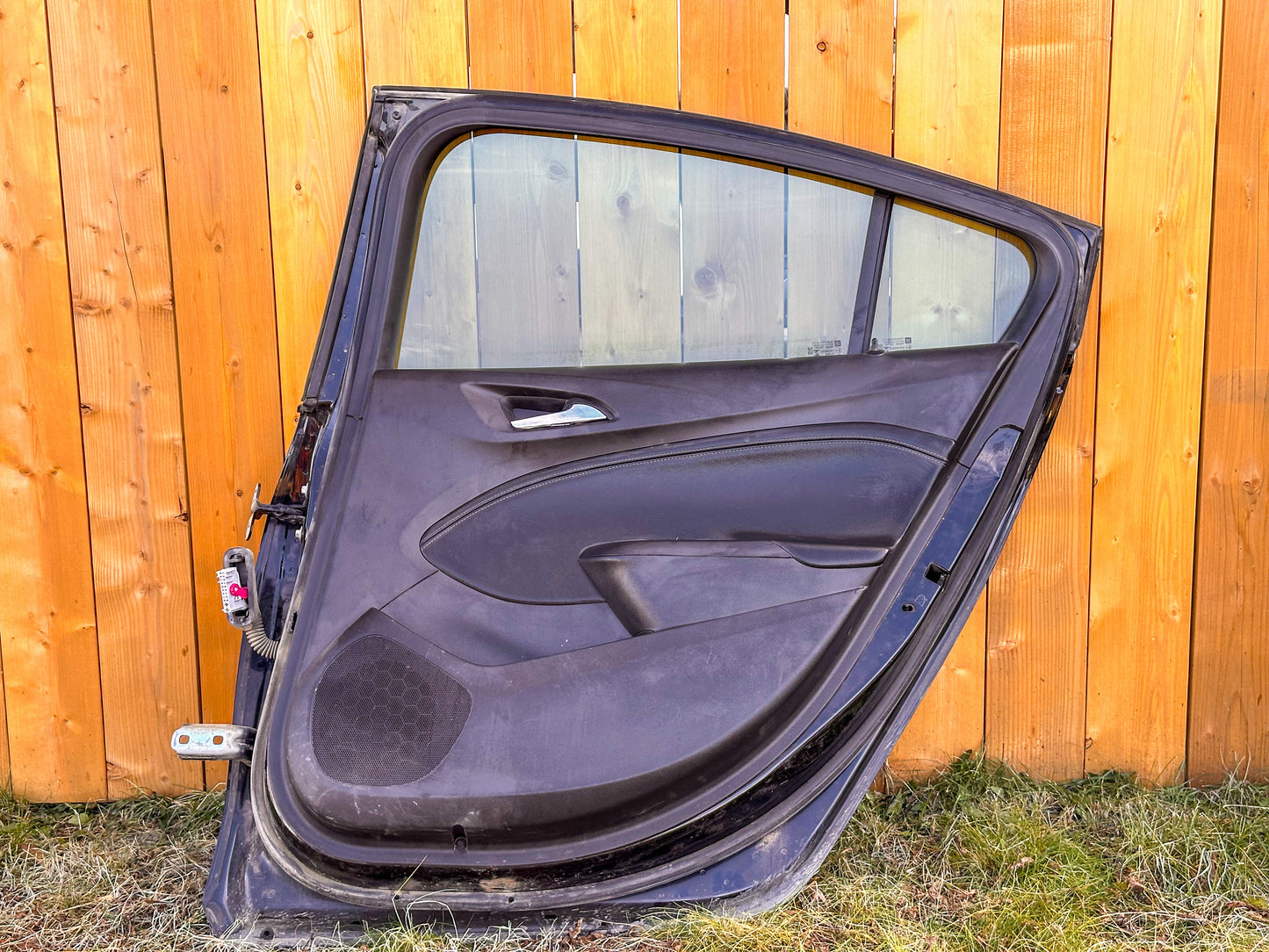 2016-2019 Chevrolet Cruze Right Back Passenger Side Door 84052335, 84012631