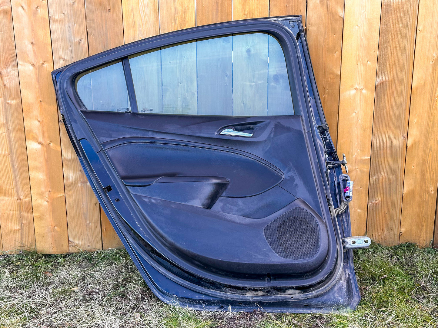 2016-2019 Chevrolet Cruze Left Back Driver Side Door 84052334, 84012630 - view 4