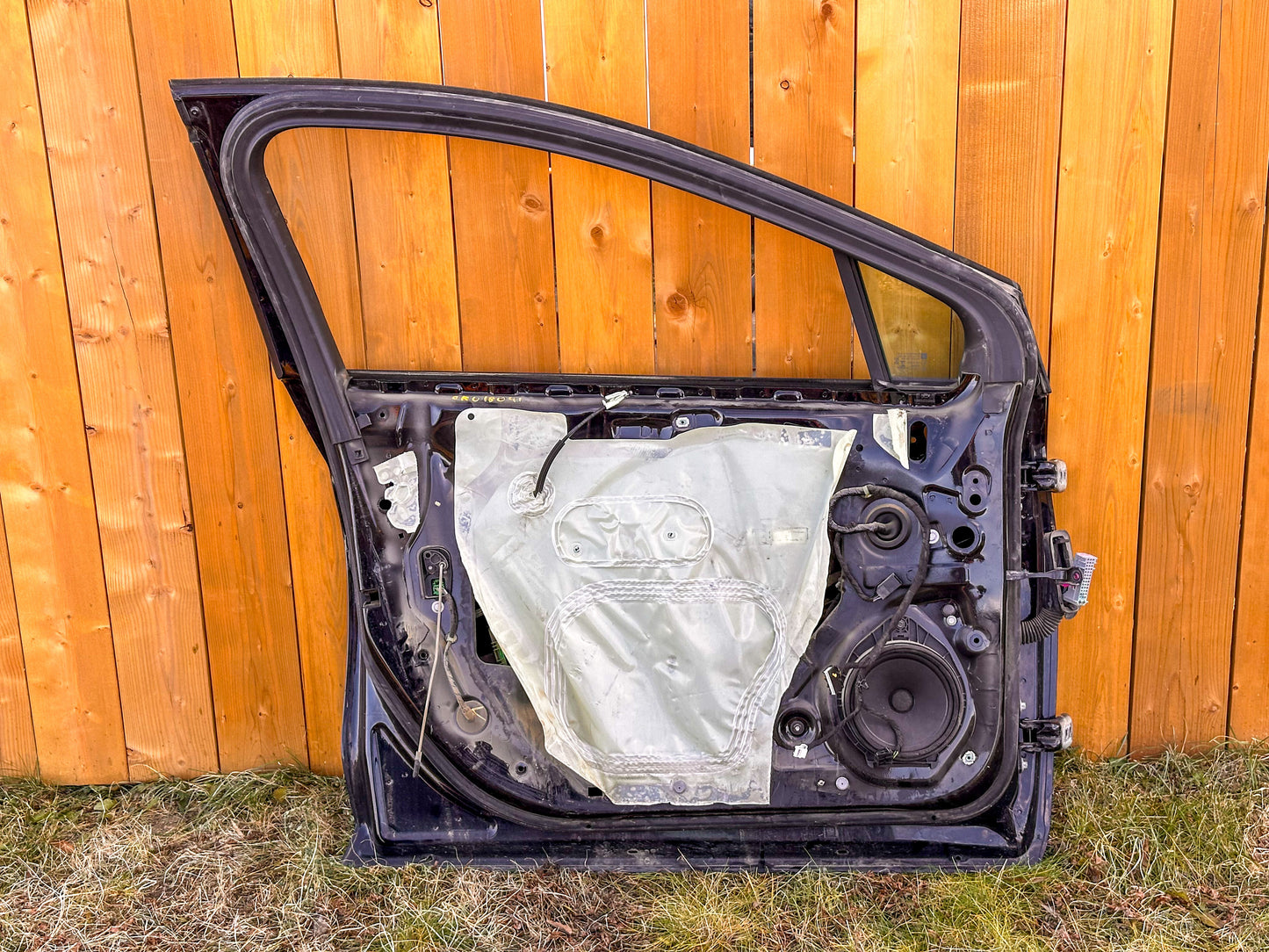 2016-2019 Chevrolet Cruze Front Left Driver Side Door 39137991, 39009624, 39048553, 39054905, 39086257 - view 2