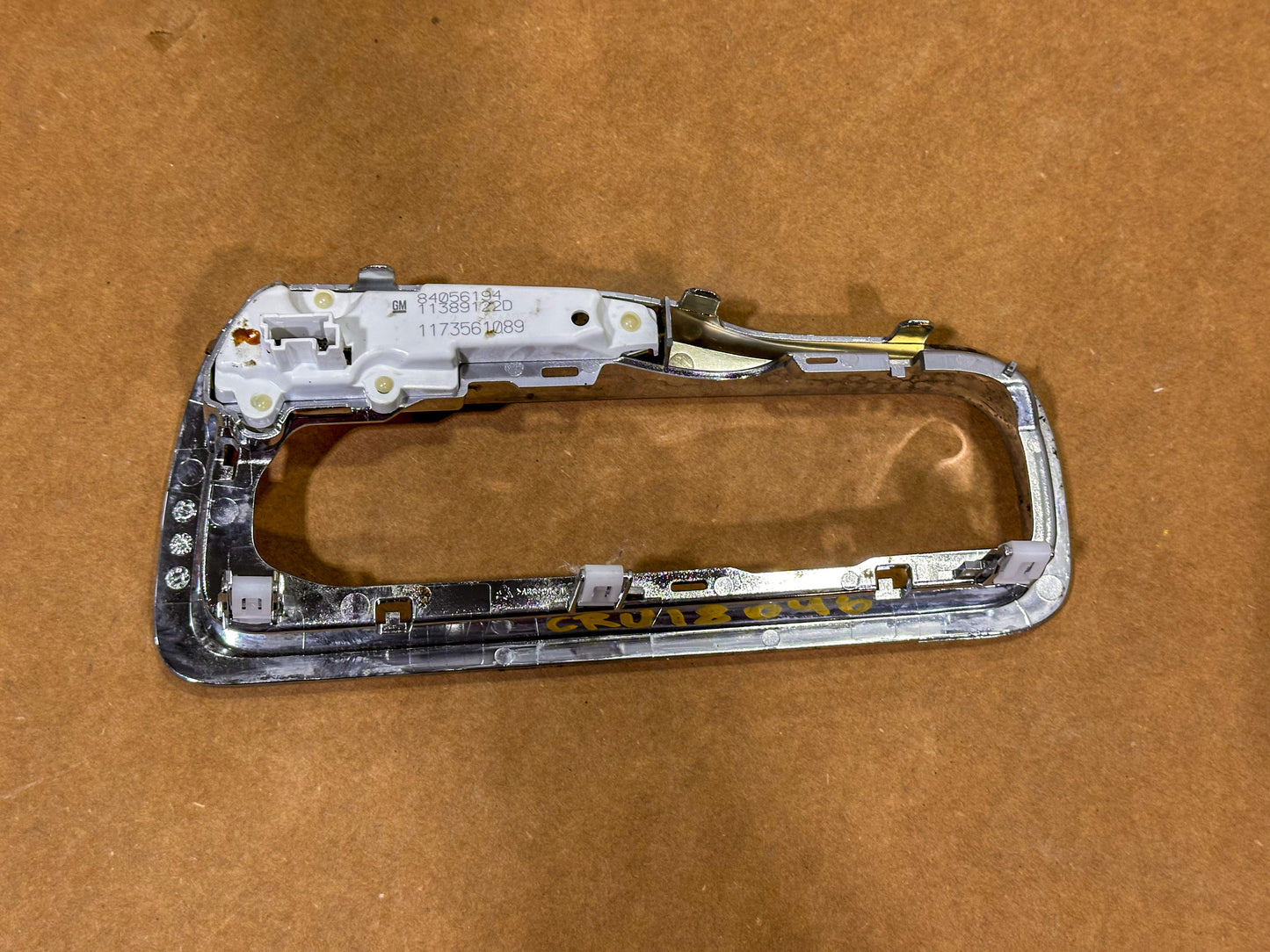2016-2019 Chevrolet Cruze Automatic Transmission Shifter Lever Indicator Bezel OEM 84056194 - view 3