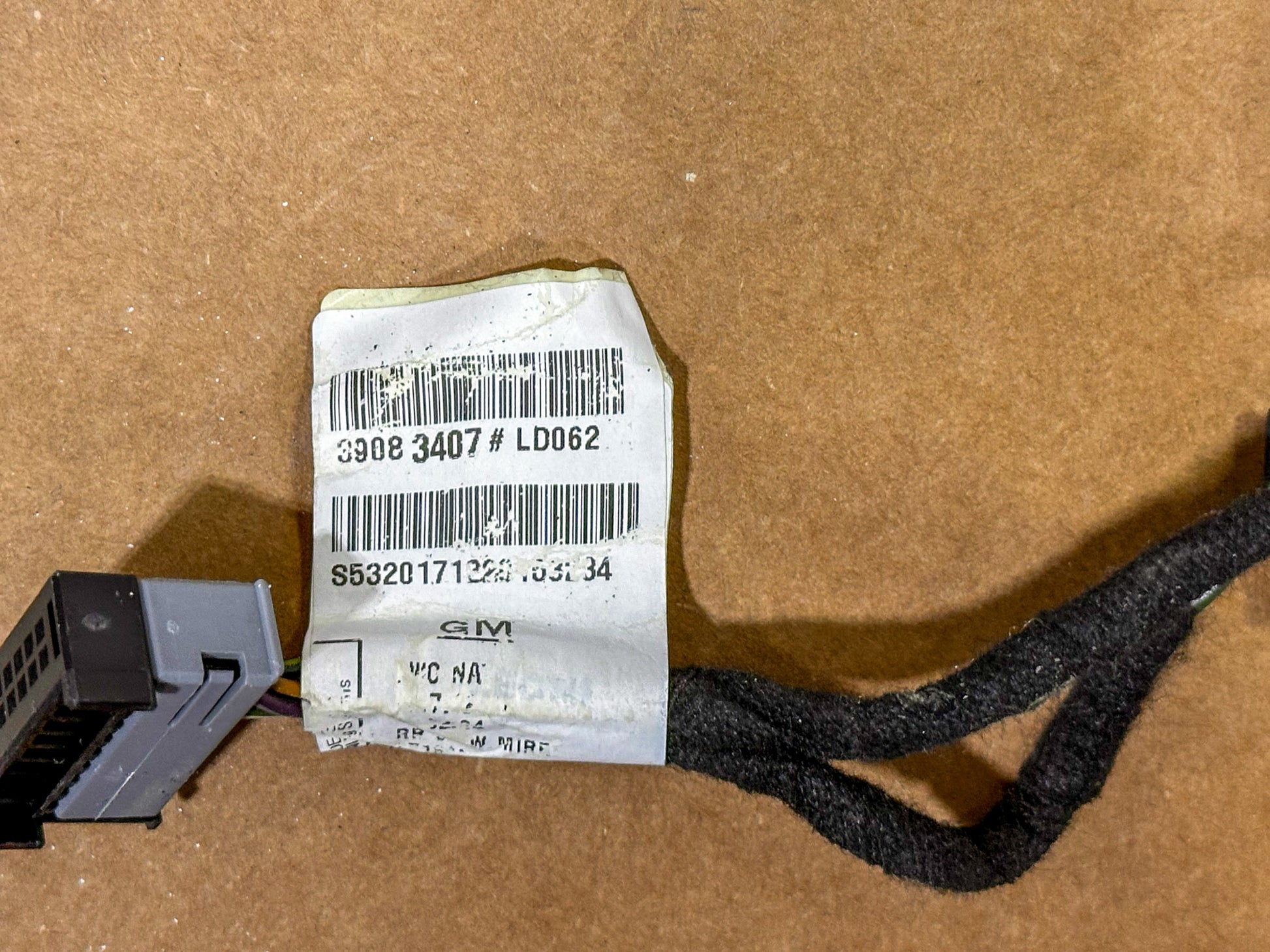 2016-2019 Chevrolet Cruze Inside Rearview Mirror Wiring Harness 39083407 - view 2
