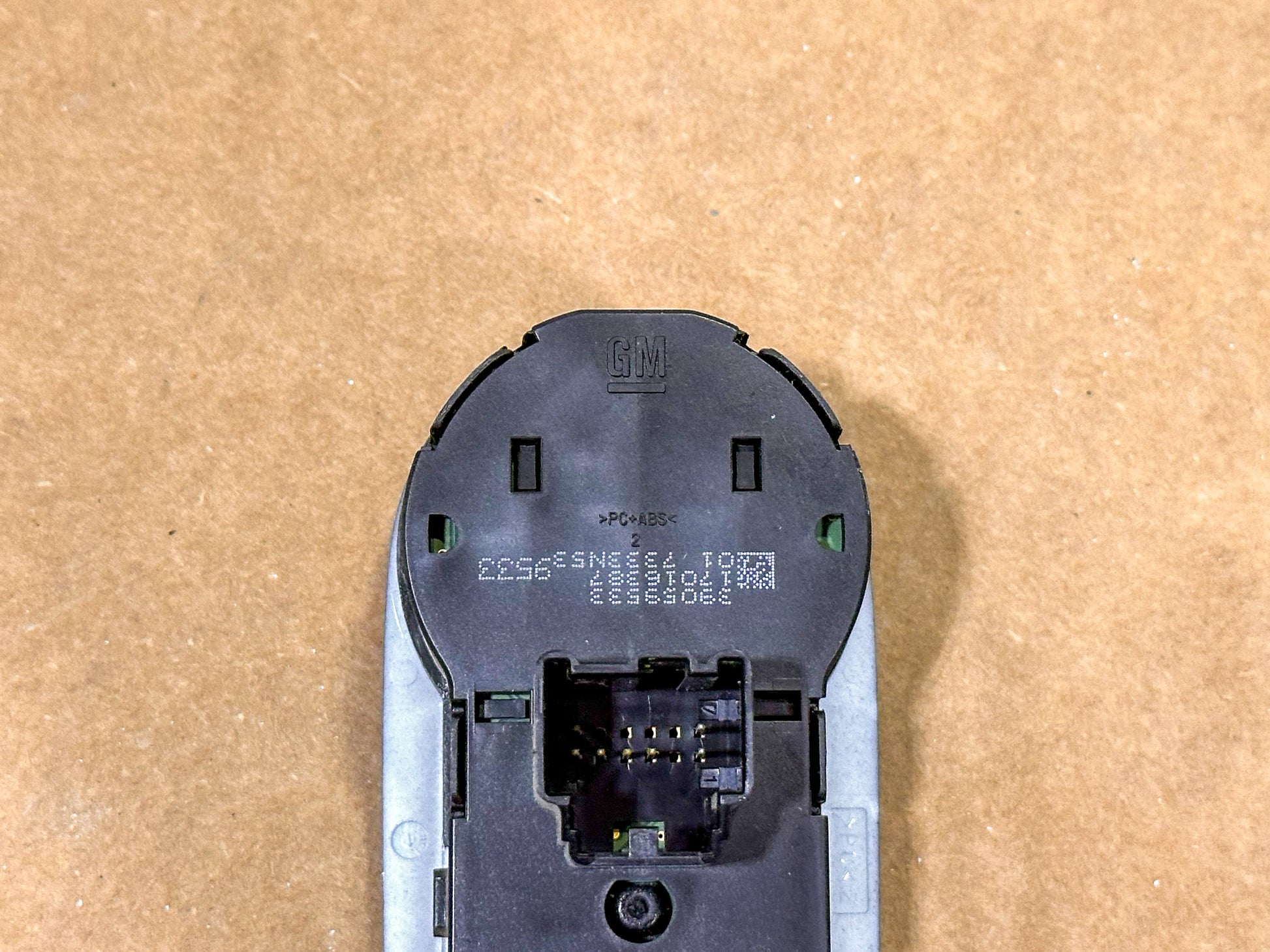 2016-2019 Chevrolet Cruze Headlamp Switch 39059533 - view 2