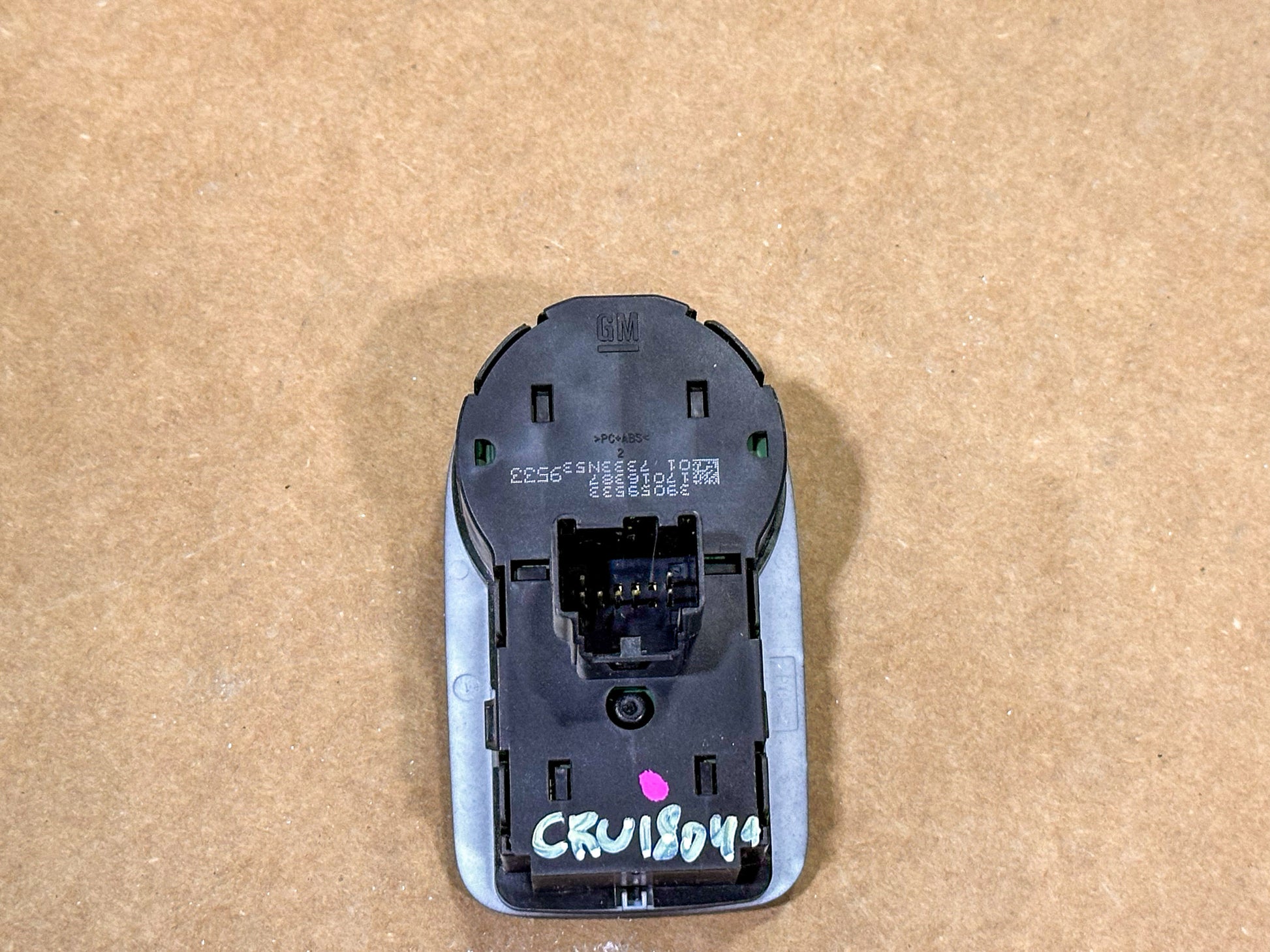 2016-2019 Chevrolet Cruze Headlamp Switch 39059533 - view 3