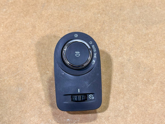 2016-2019 Chevrolet Cruze Headlamp Switch 39059533