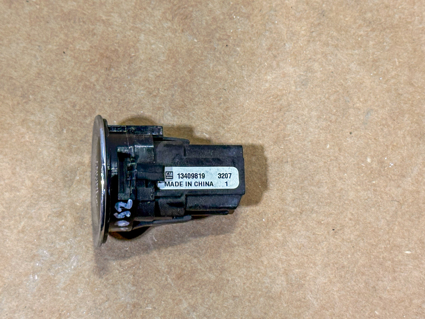 2016-2020 Chevrolet Cruze Ignition Engine Start/ Stop Button OEM 13409819