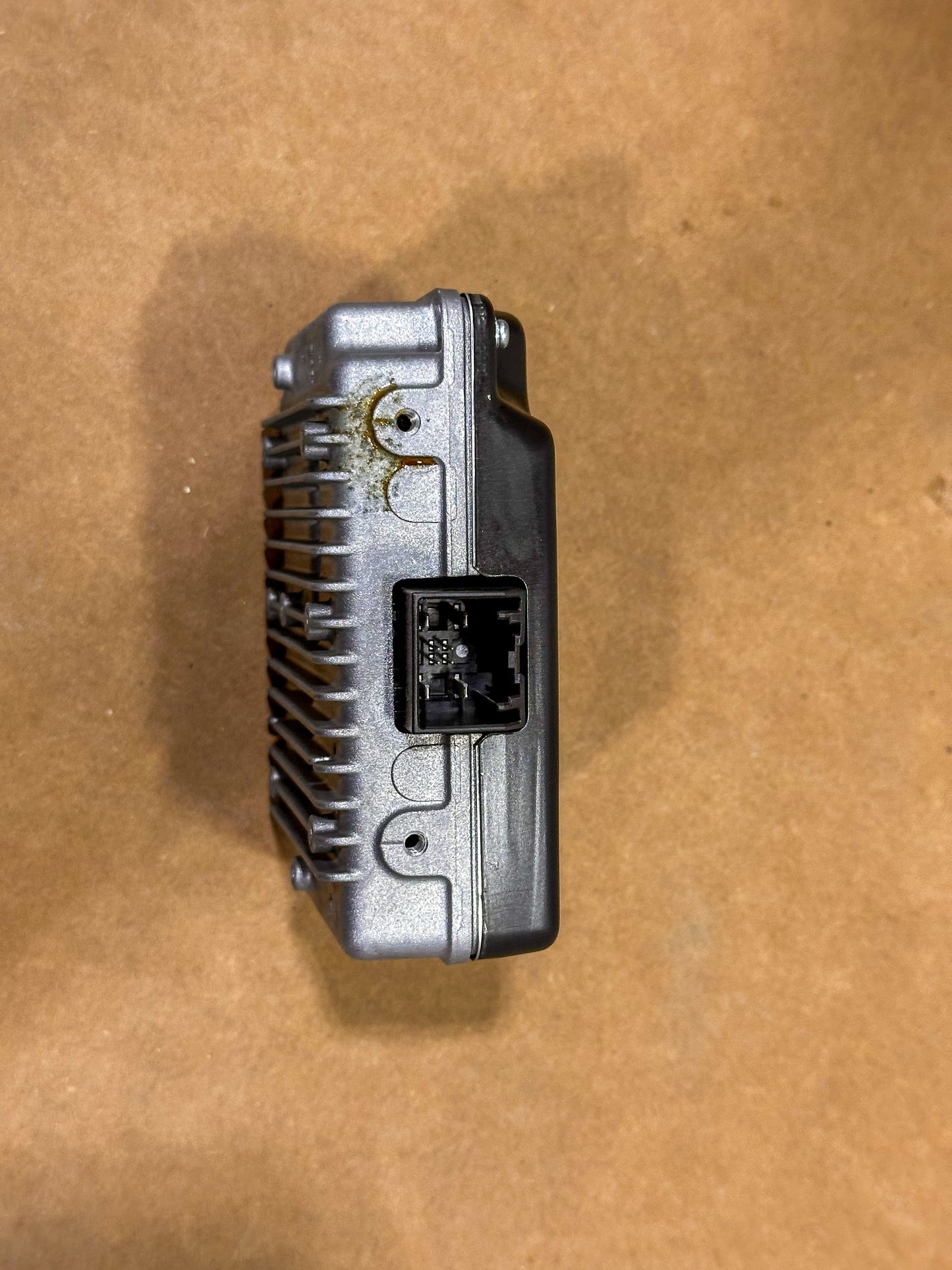 2016-2024 Chevrolet Cruze Accessory AC and DC Power Control Module 13438997