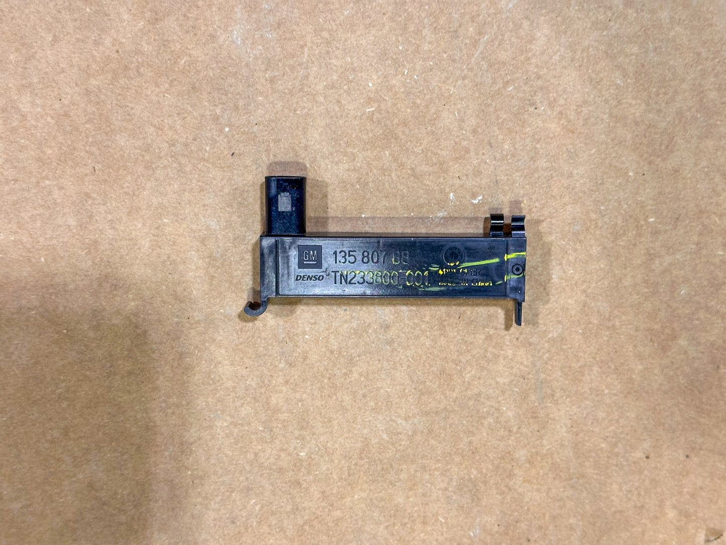 2014-2025 Chevrolet Cruze Ignition Lock Key Transmitter Antenna 13580788