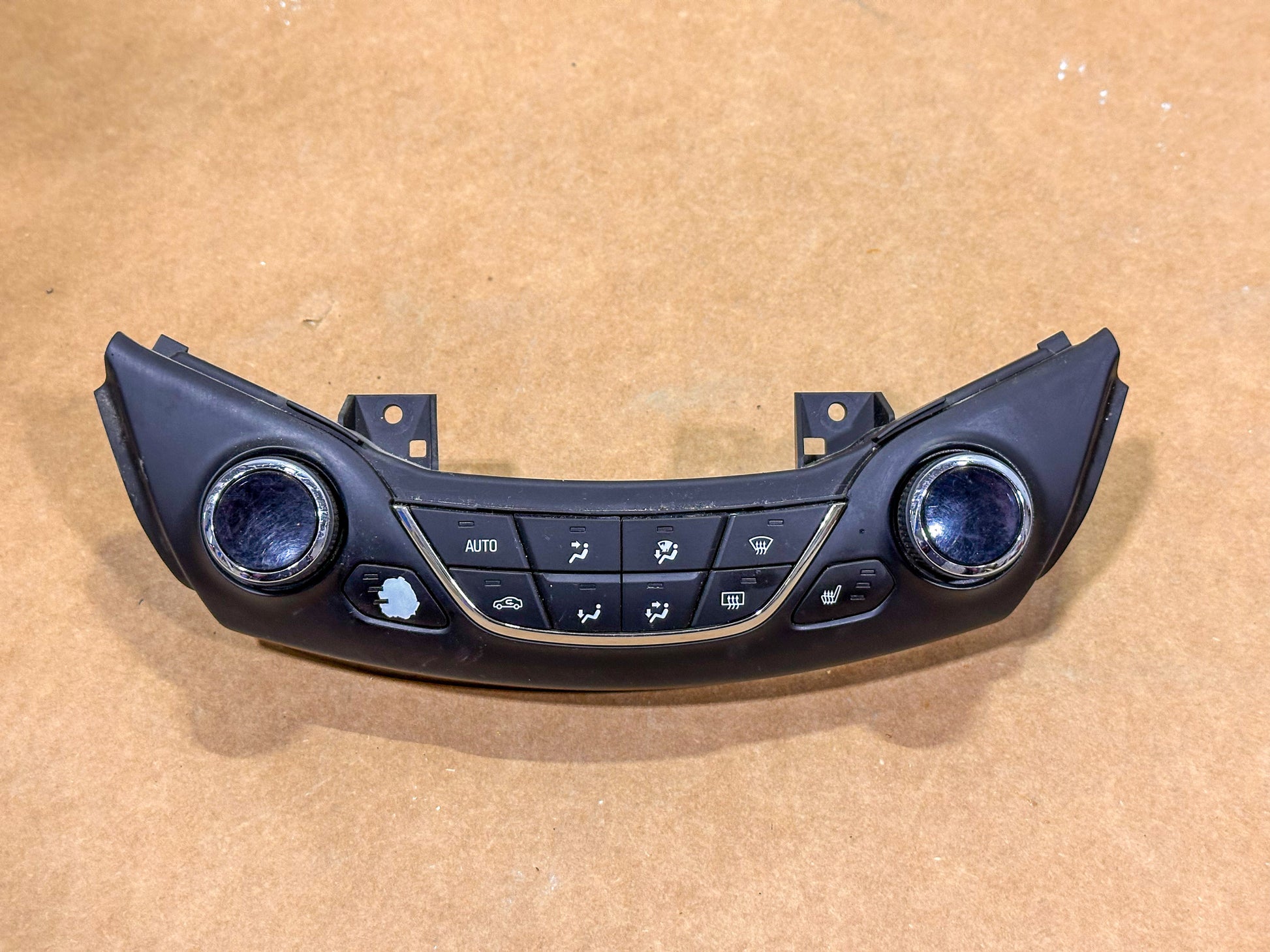 2016-2018 Chevrolet Cruze Instrument Panel Cluster Switches-Heater Control 39028876