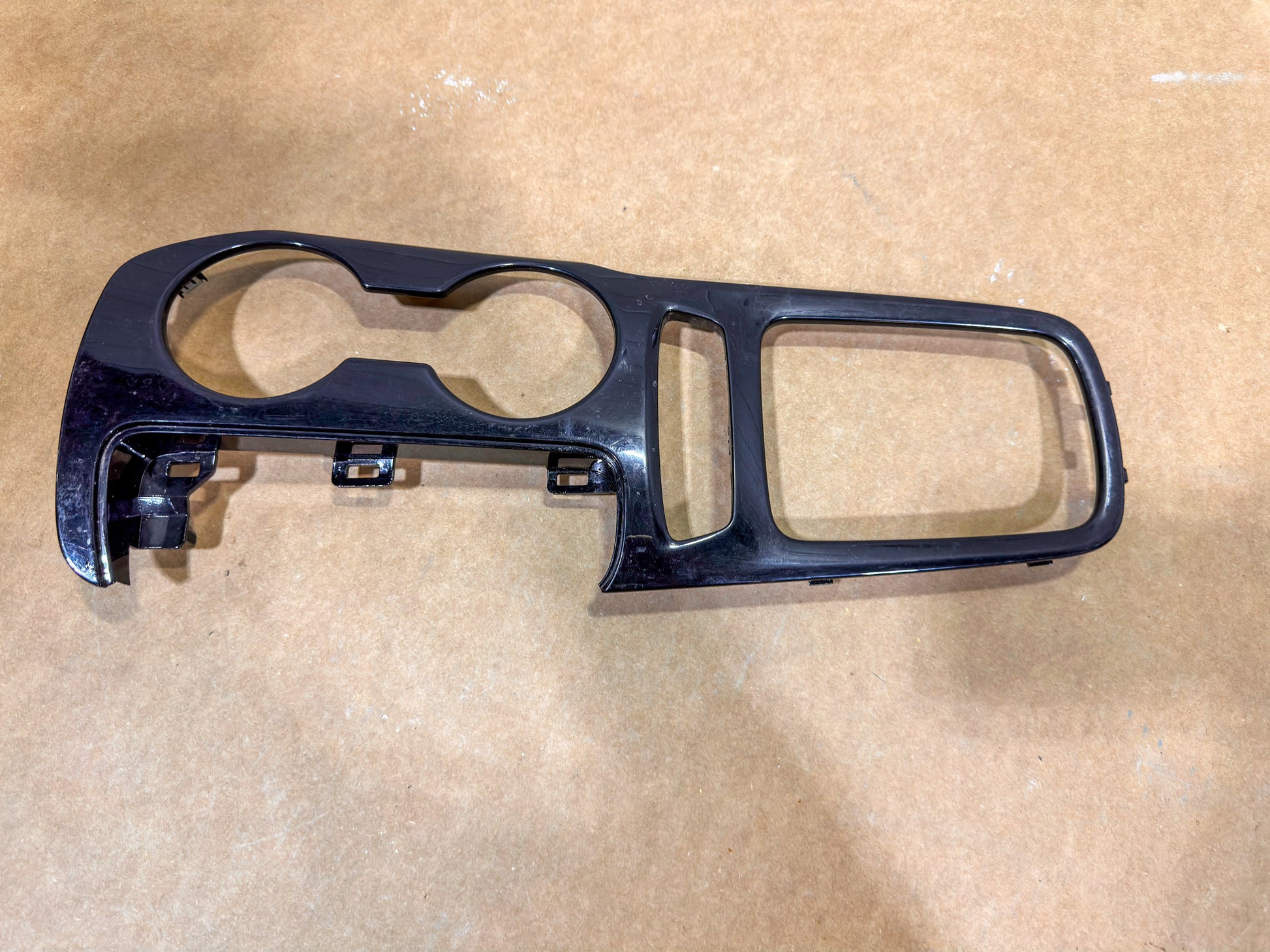 2016-2019 Chevrolet Cruze  Front Floor Console Trim Plate