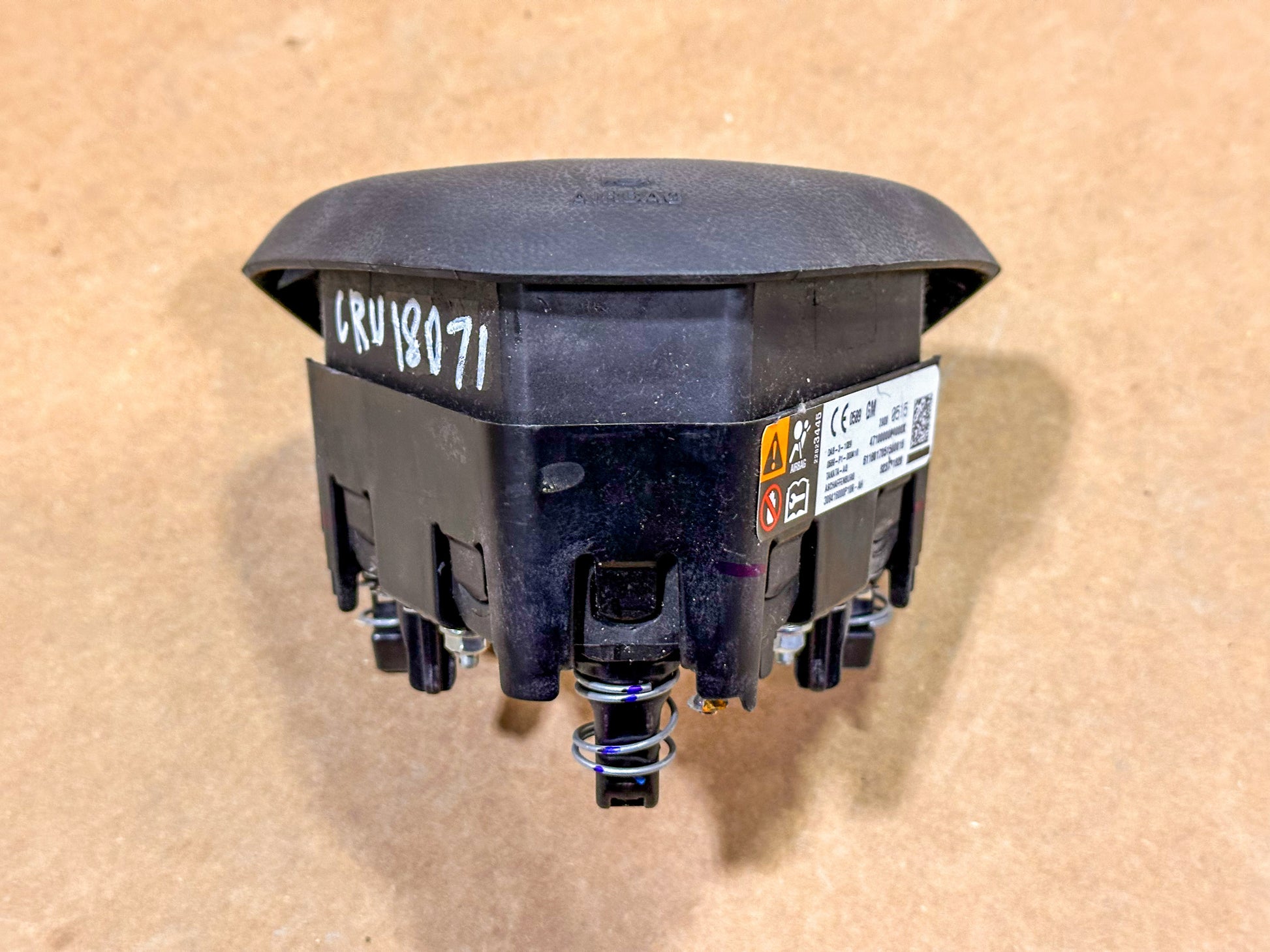 2016-2018 Chevrolet Cruze Steering Wheel Airbag 39090515 - view 2