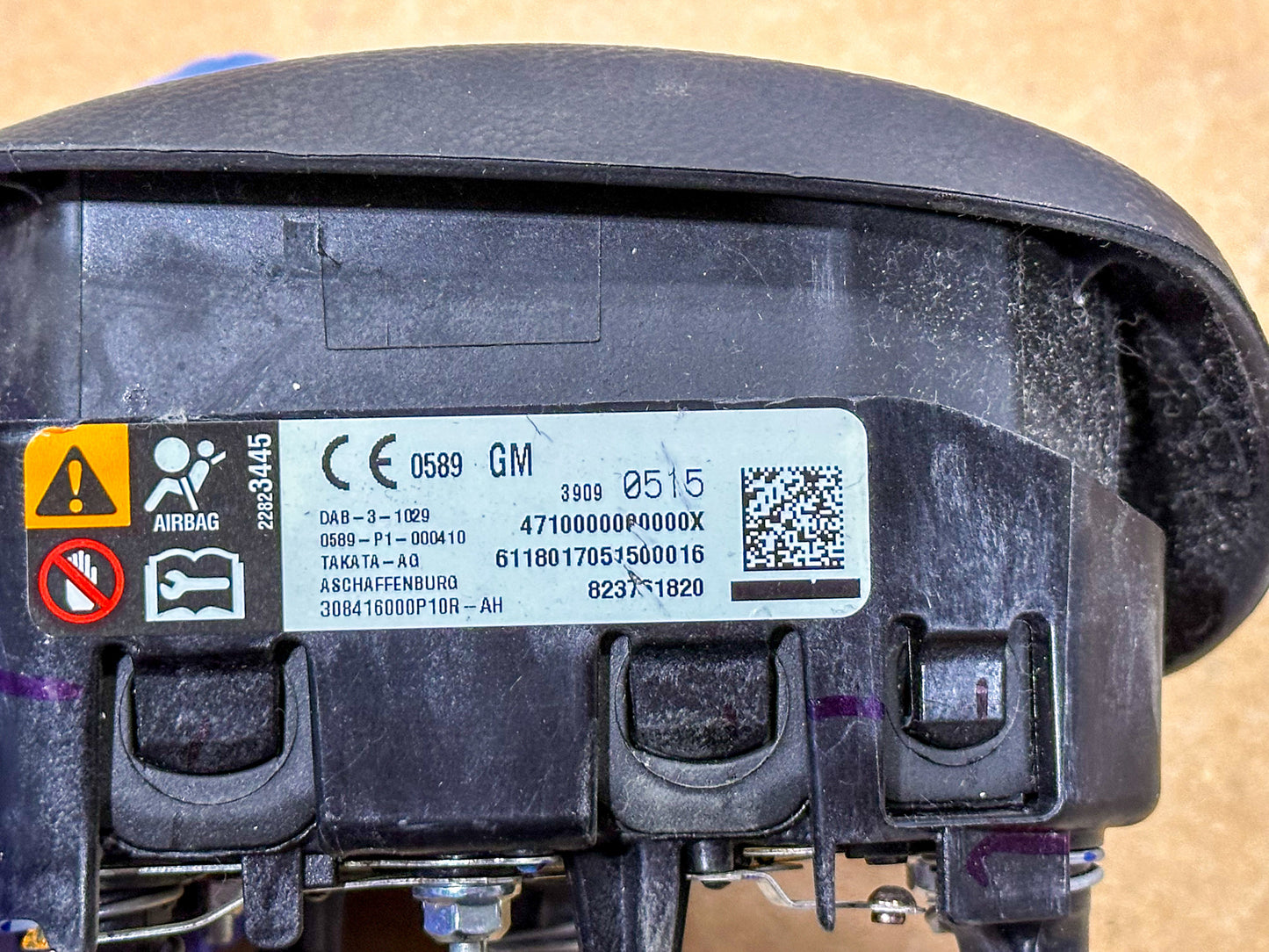2016-2018 Chevrolet Cruze Steering Wheel Airbag 39090515 - view 3