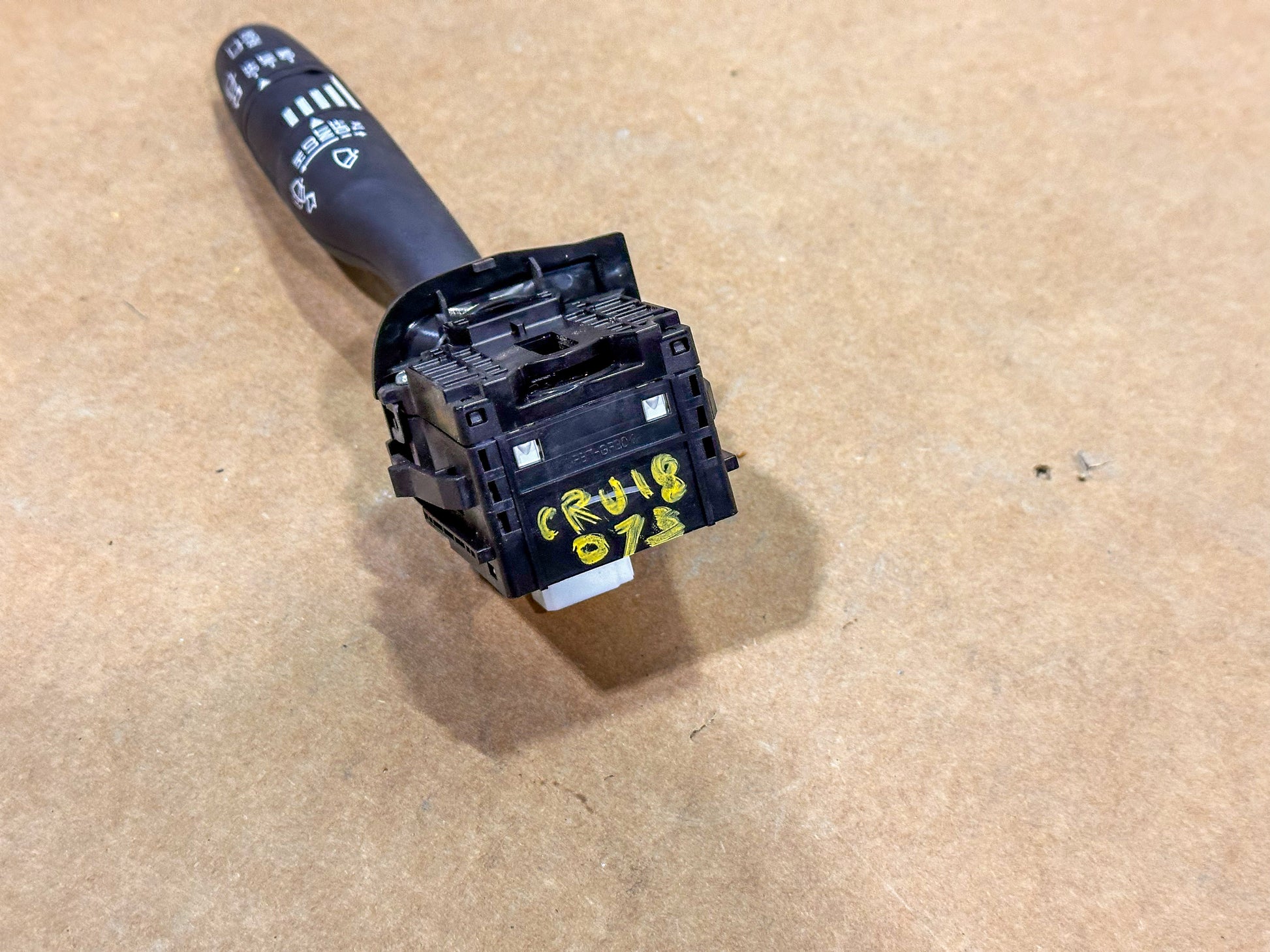 2016-2019 Chevrolet Cruze Windshield Wiper Combination Switch OEM 39128810 - view 2
