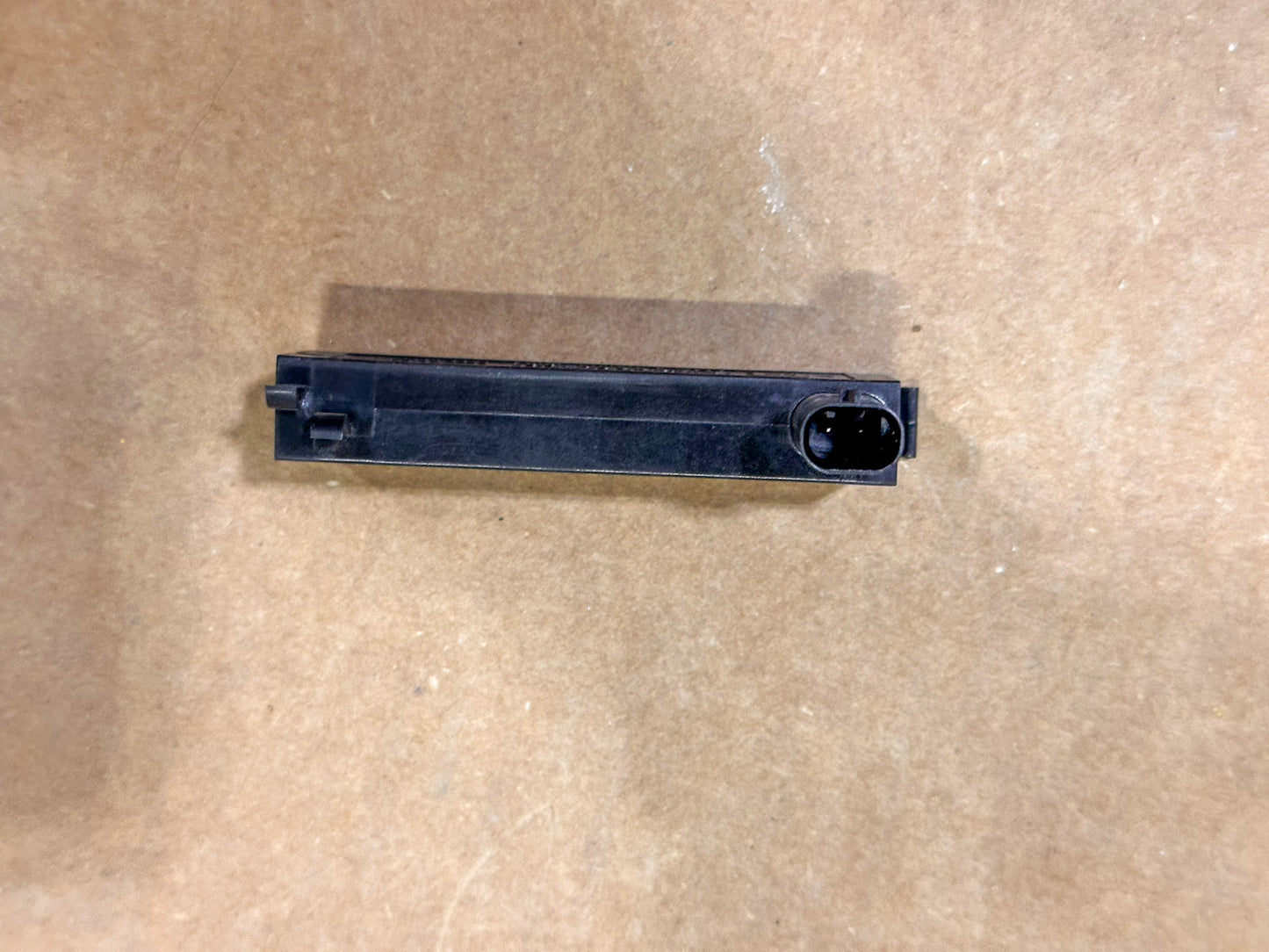 2018-2021 Chevrolet Equinox Entry Keyless Antenna Receiver Control Module OEM 13580788 - view 3