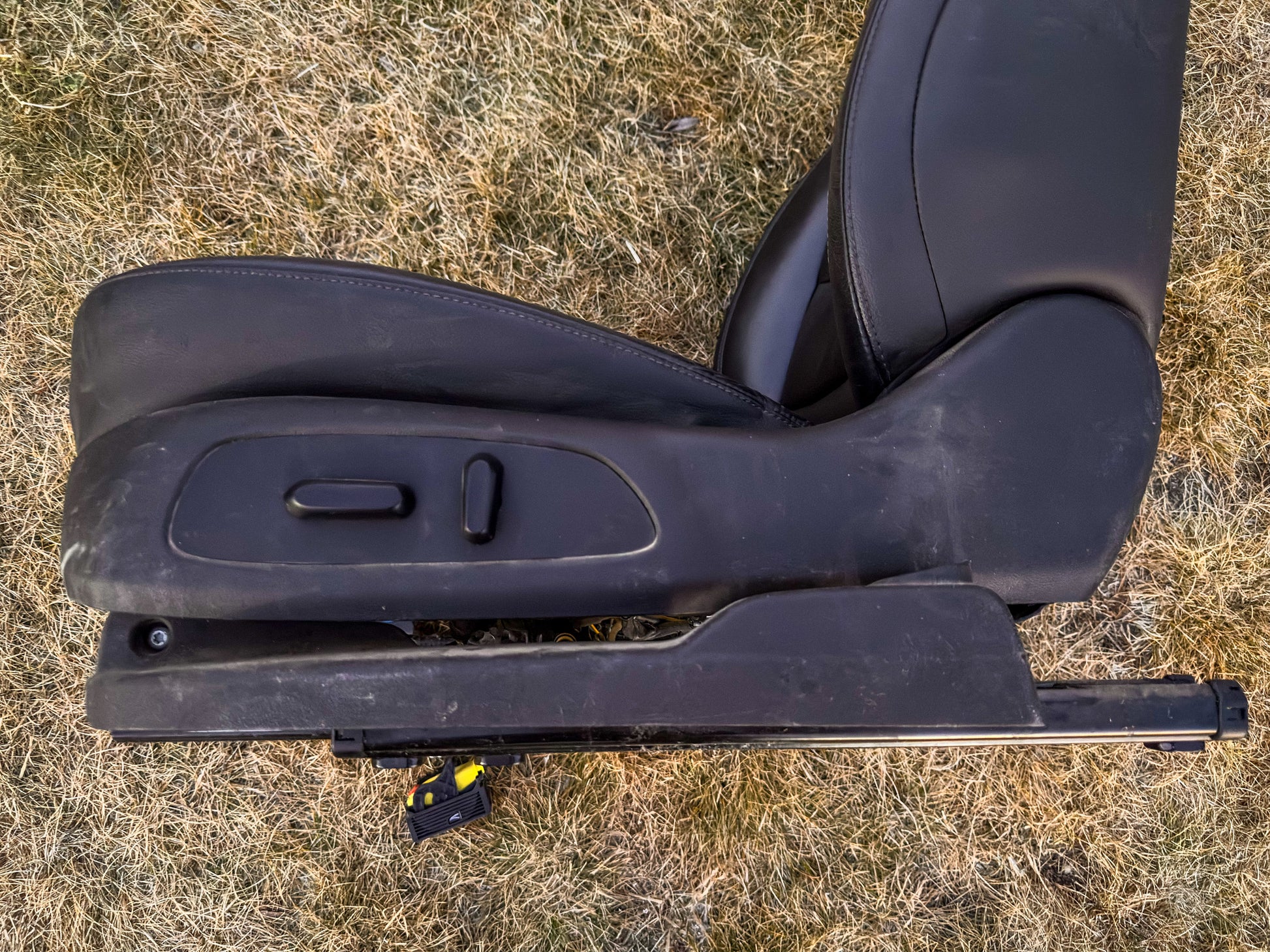 2016-2019 Chevrolet Cruze Front Left Driver Seat Leather 84171930, 84193222 - view 2