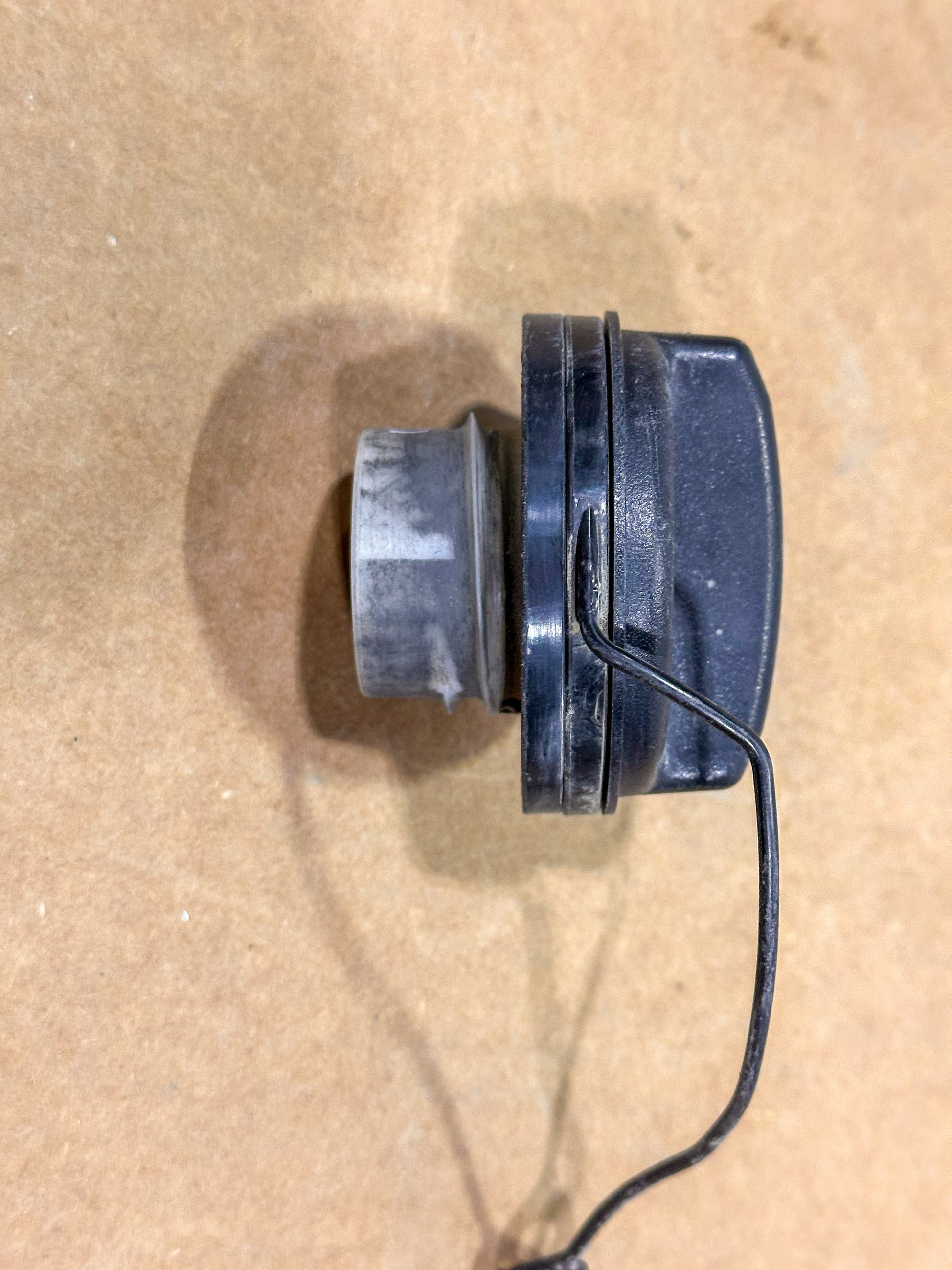 2012-2022 Chevrolet Cruze Fuel Tank Filler Cap 95292260, 95049575, 95292262 - view 2