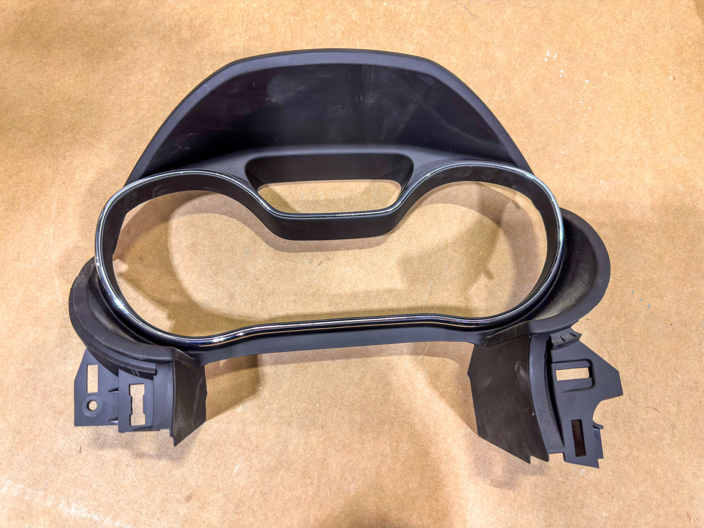 2016-2019 Chevrolet Cruze Speedometer Instrument Panel Cluser Trim Bezel 39023612