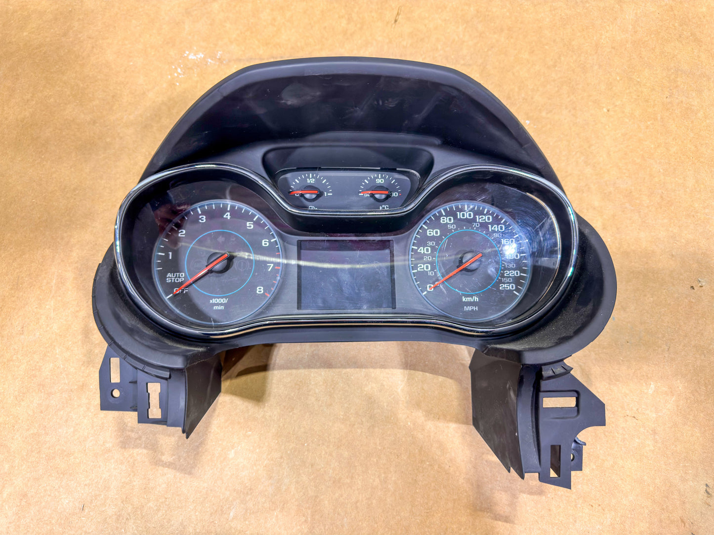 2017-2018 Chevrolet Cruze Instrument Panel Dash Gauge Cluster Speedometer 383 Km OEM 39084633, 39060578, 39069135 - view 4