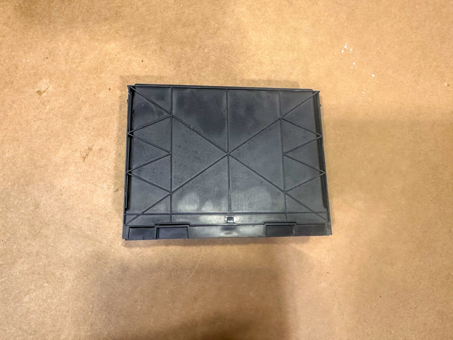 2017-2018 Chevrolet Cruze Body Control Module BCM 13518371 - view 2