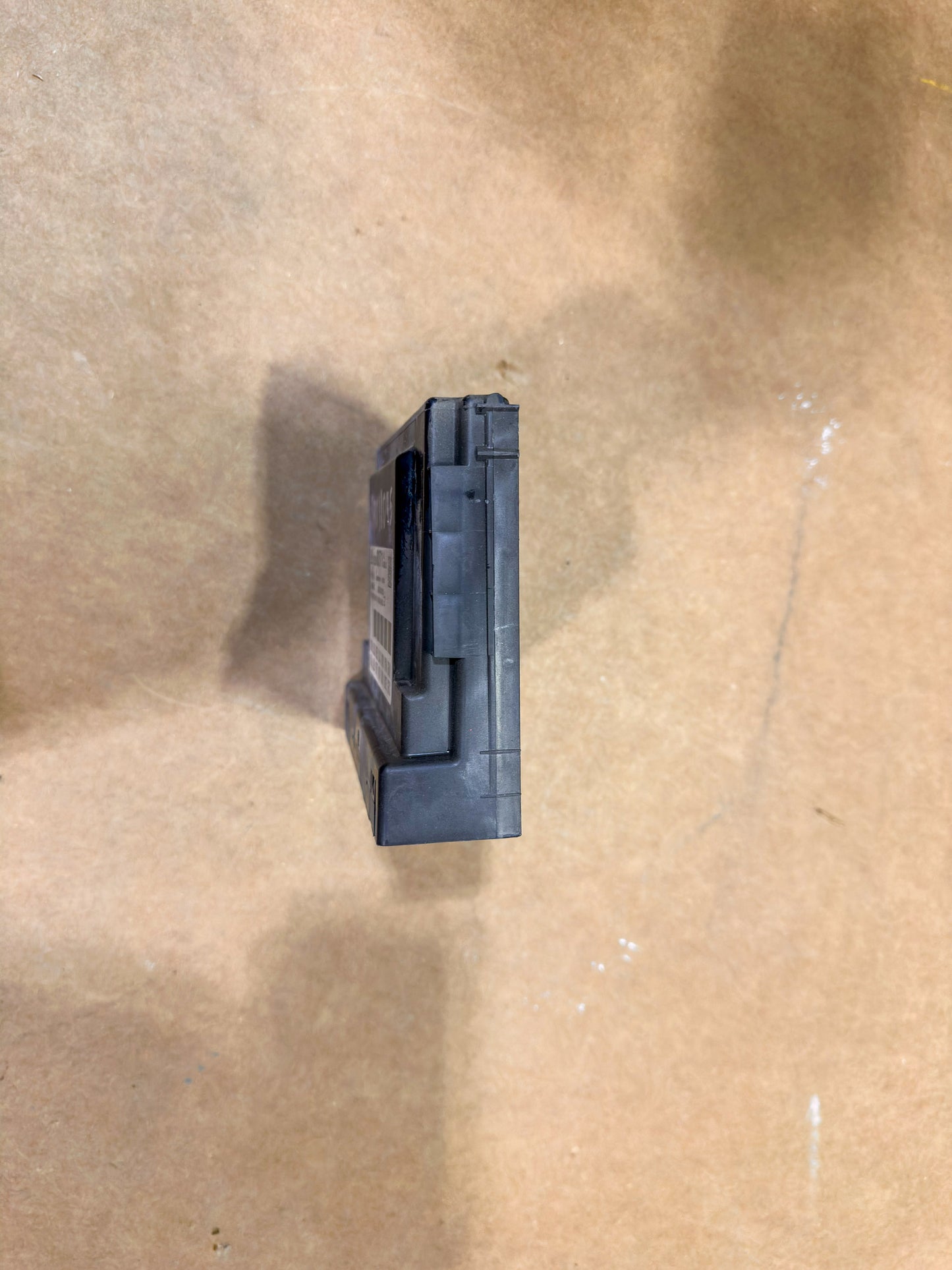 2017-2018 Chevrolet Cruze Body Control Module BCM 13518371 - view 4