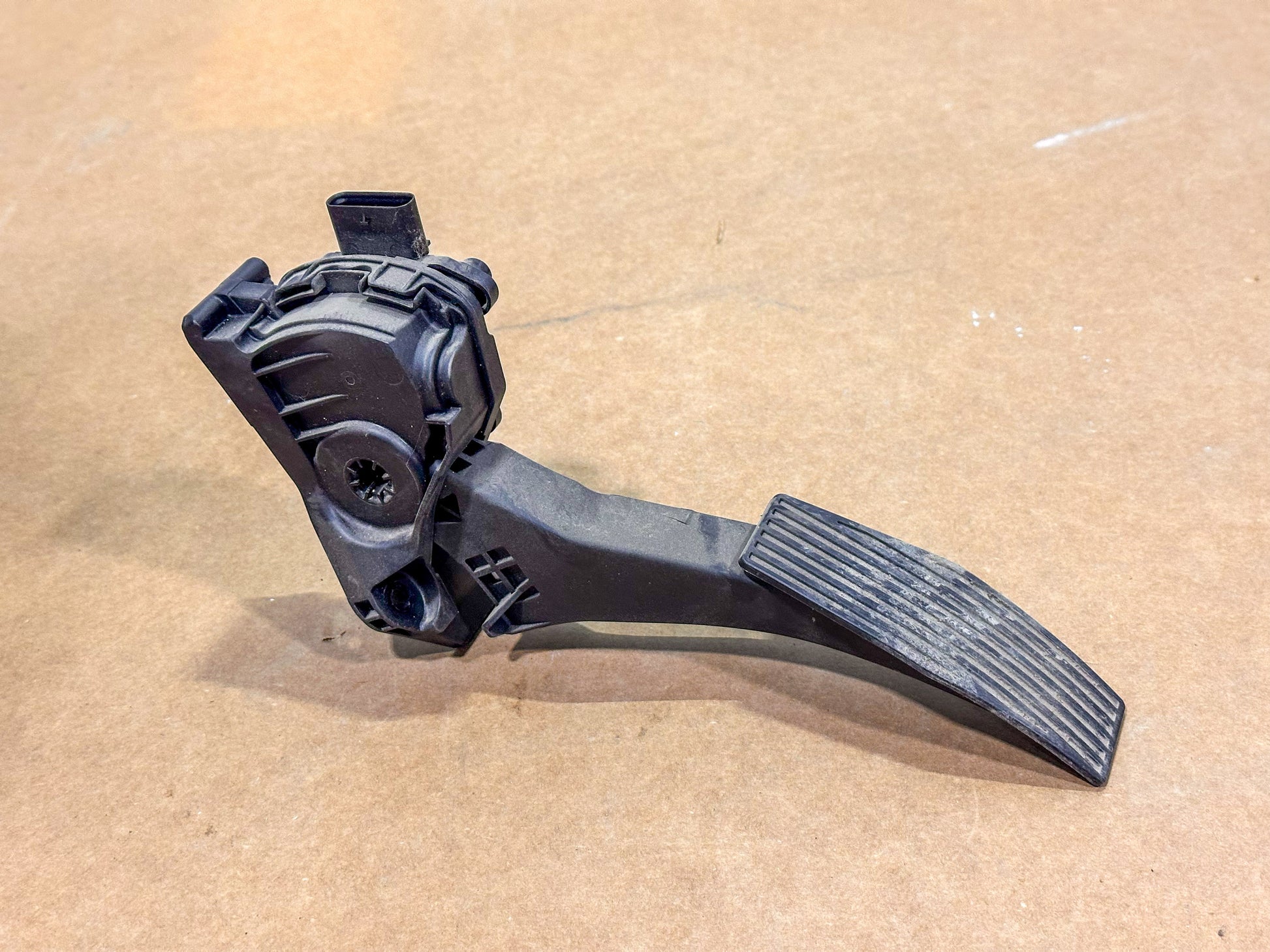 2016-2019 Chevrolet Cruze Pedal Travel Sensor. Accelerator Pedal 13466235 - view 3
