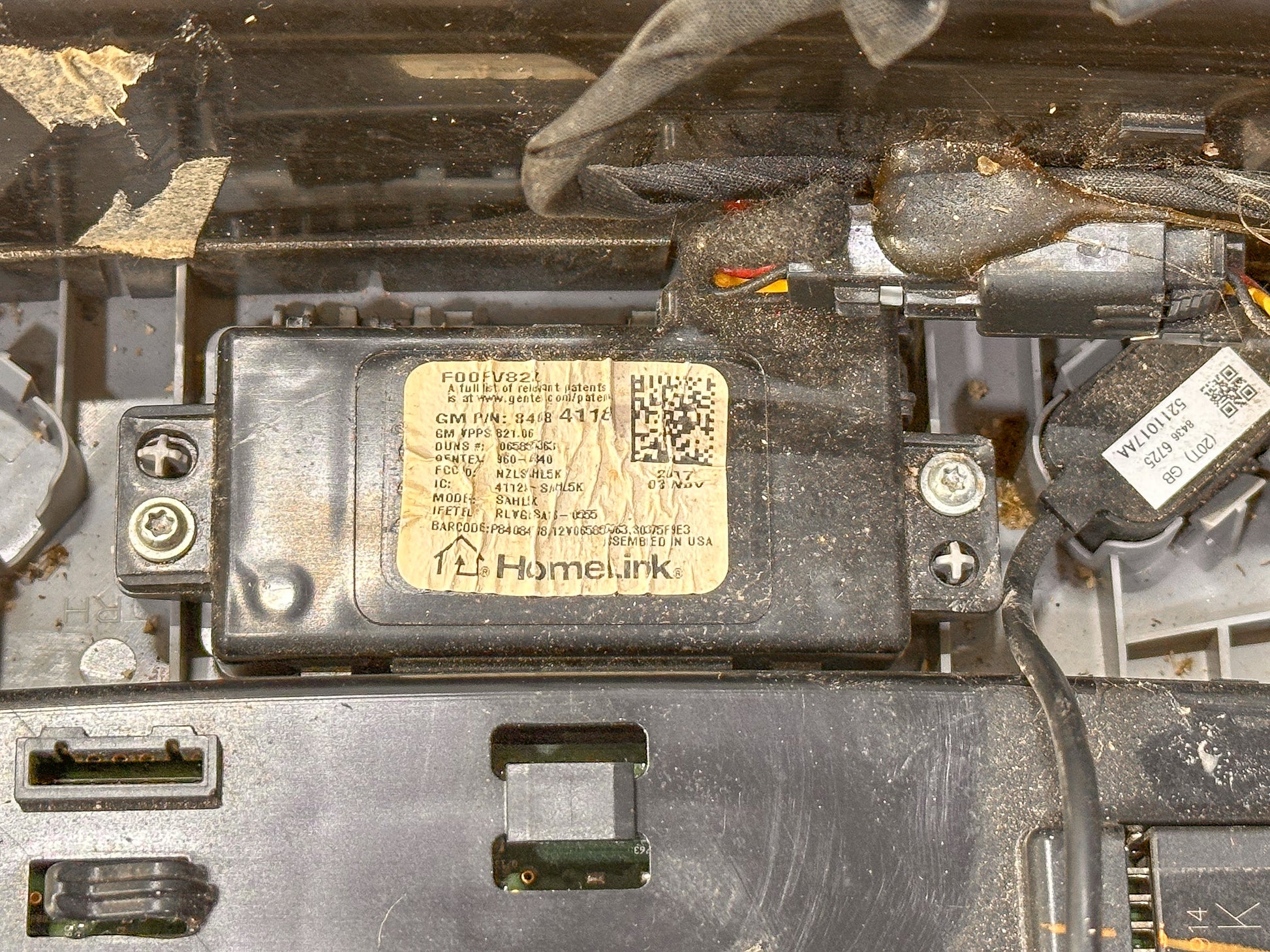 2018-2021 Chevrolet Equinox Over Head Overhead Console Dome Light OEM Gray 84335652, 85550969, 84115046, 84422360, 84614670, 84752560, 84868501 - view 5