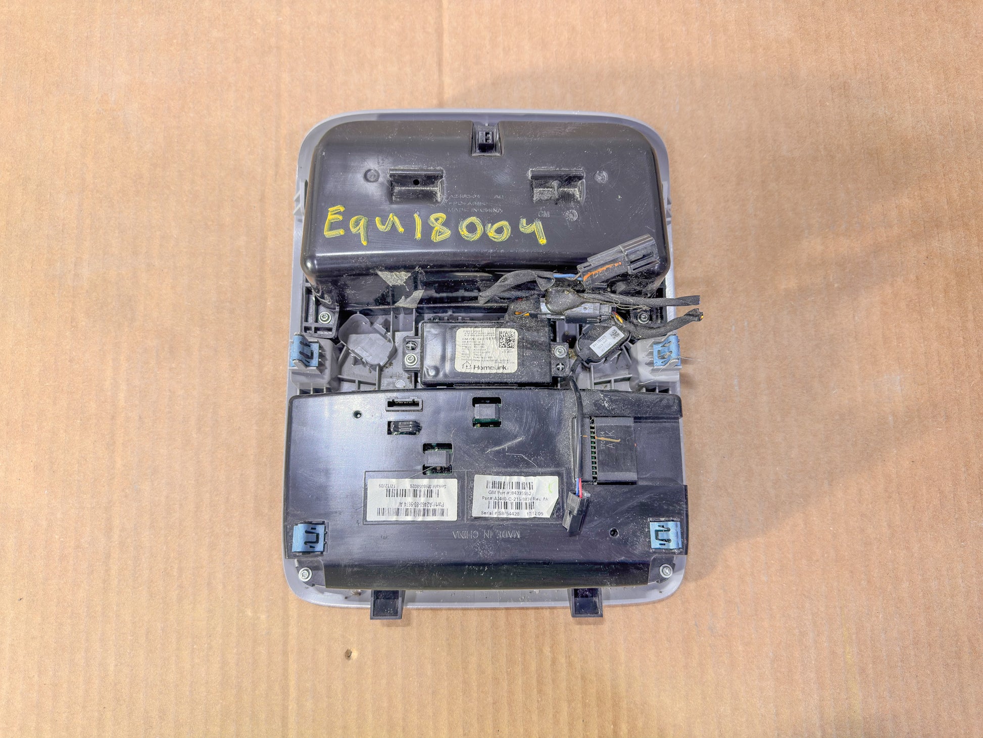 2018-2021 Chevrolet Equinox Over Head Overhead Console Dome Light OEM Gray 84335652, 85550969, 84115046, 84422360, 84614670, 84752560, 84868501 - view 7