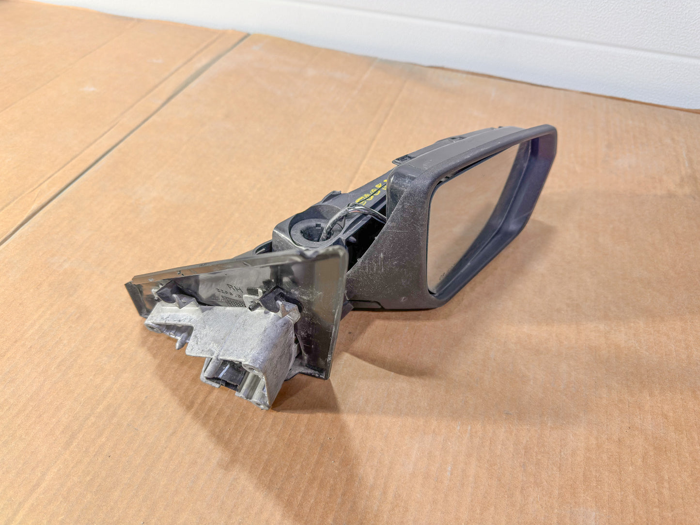 2018-2024 Chevrolet Equinox Front Right Passenger Side Exterior Rear View Mirror 84626244 - view 4