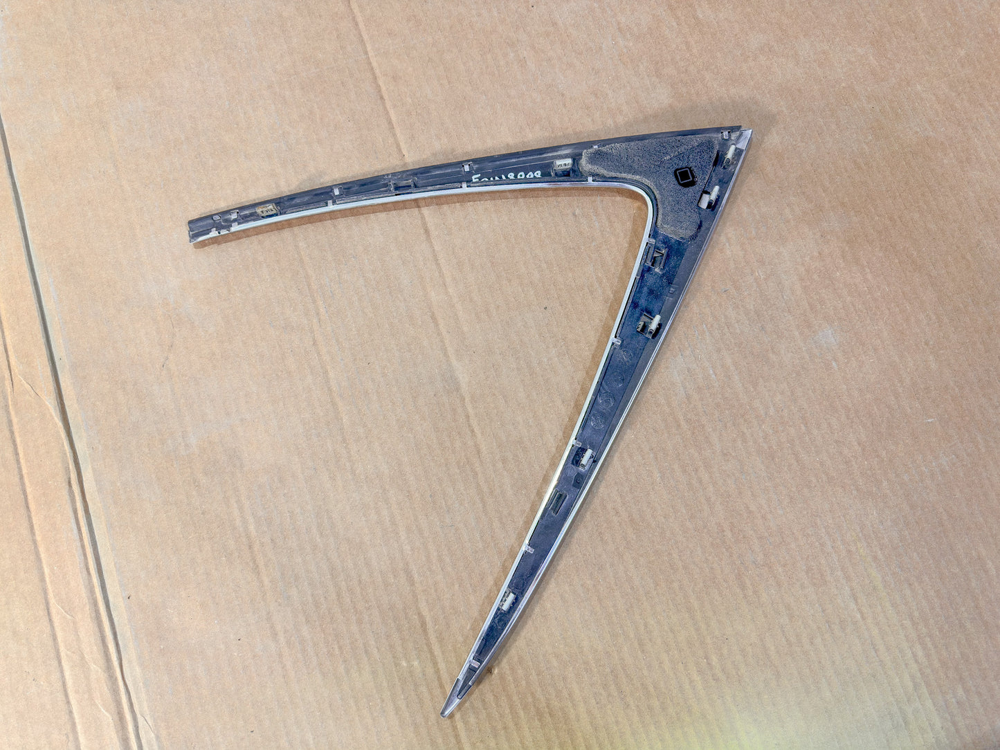 2018 Chevrolet Equinox Rear Driver Side Car Window Molding Trim Strip - view 3