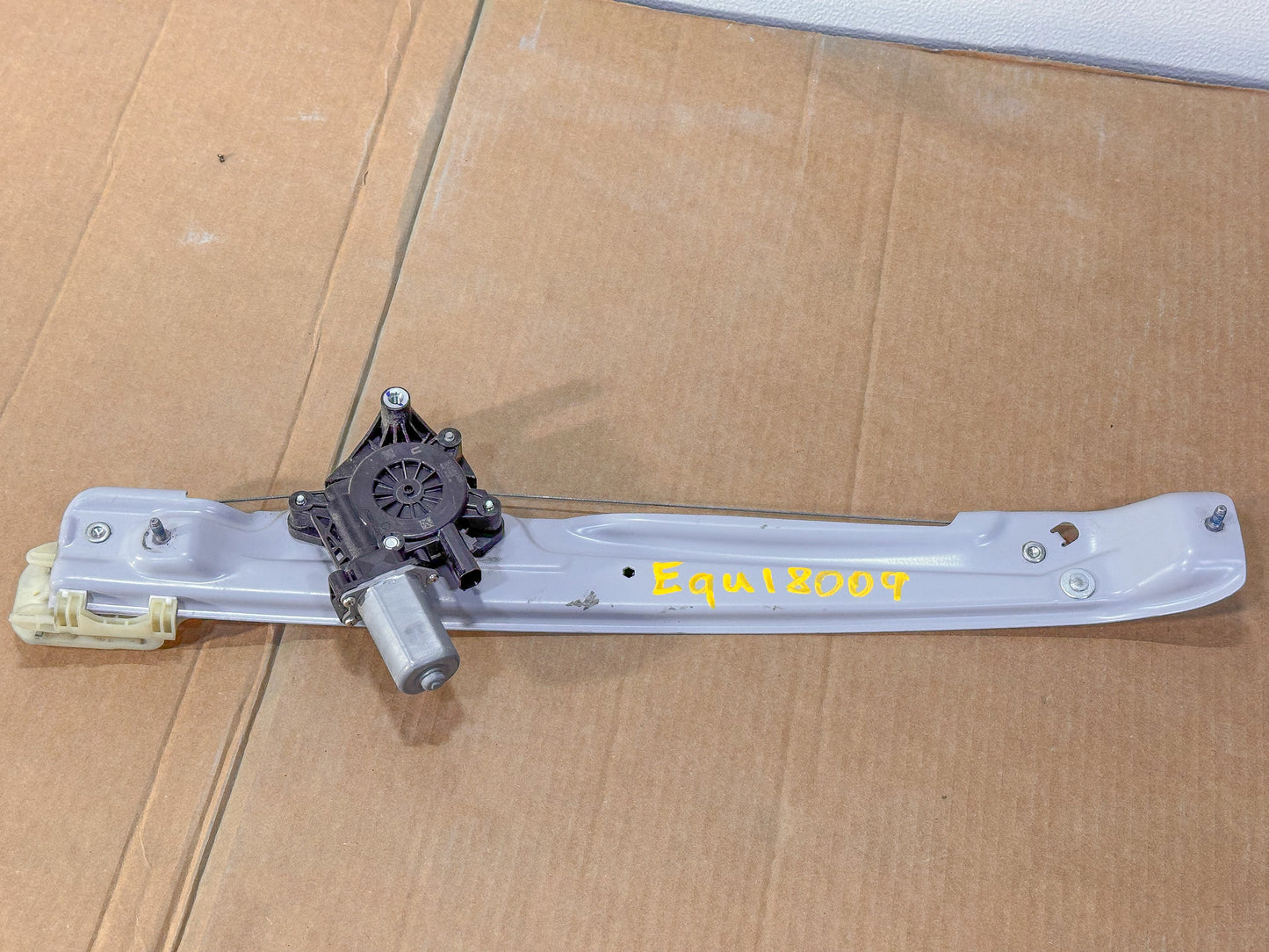 2018-2024 Chevrolet Equinox Front Left Side Door Window Regulator W/ Motor OEM 84478579 - view 2
