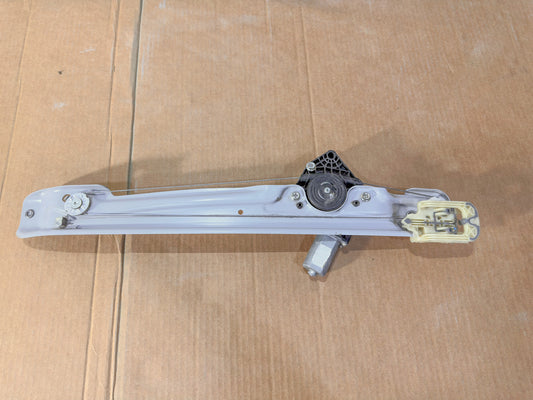 2018-2024 Chevrolet Equinox Front Left Side Door Window Regulator W/ Motor OEM 84478579