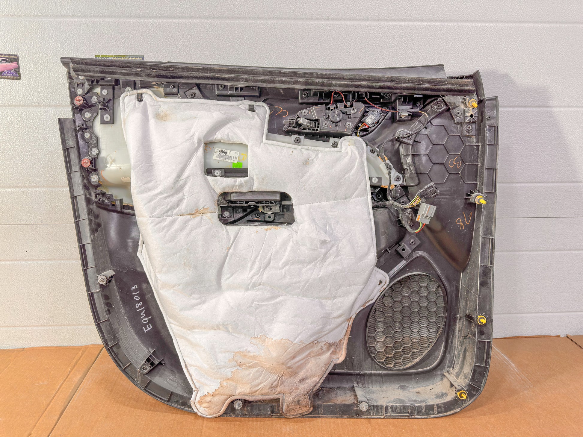2018-2021 Chevrolet Equinox Front Right Passenger Side Interior Door Trim Panel  84346414, 84736140, 84201177, 84216659, 84291627, 84328046, 84524789, 84658613, 84673509 - view 3