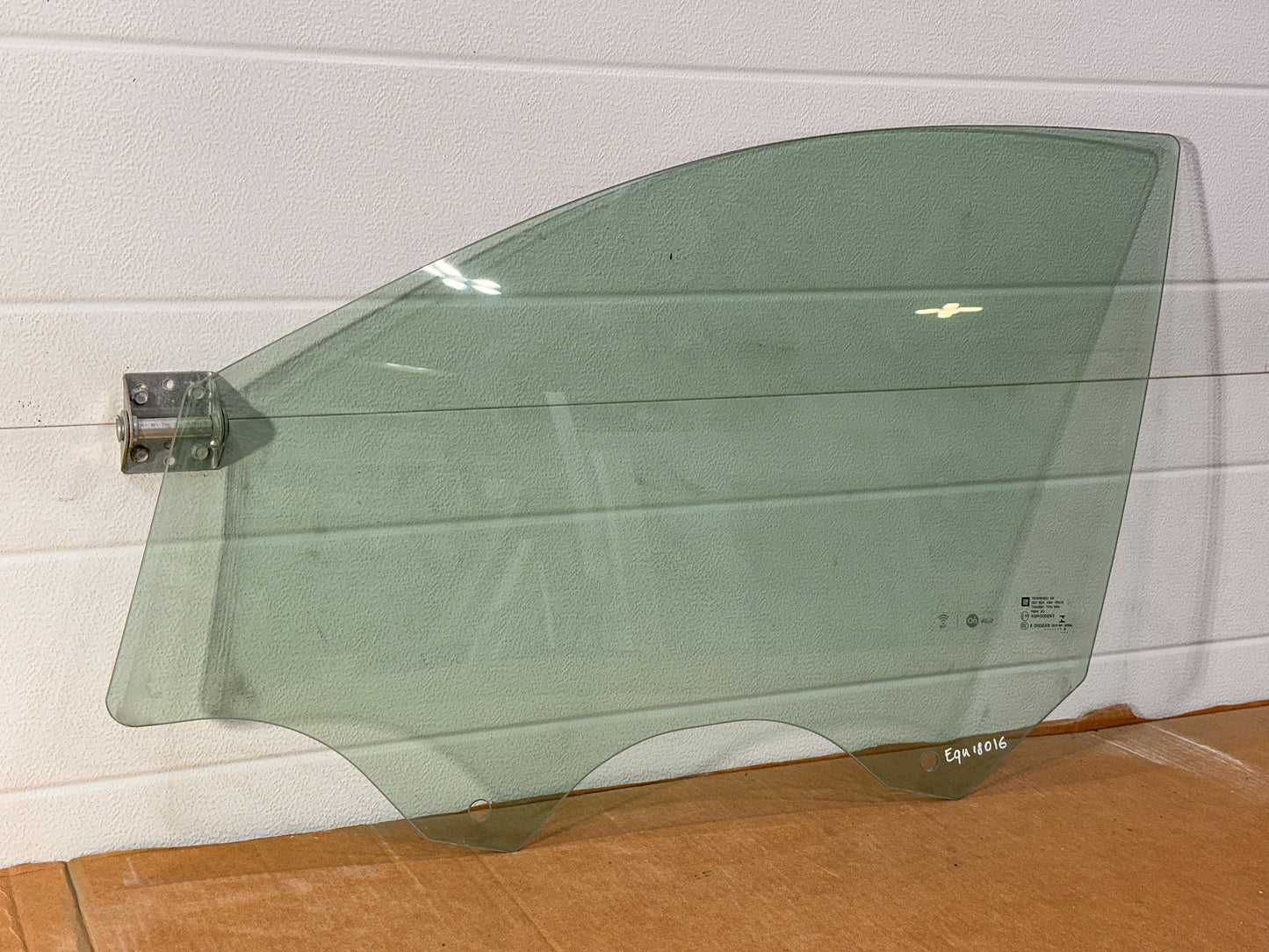 2018-2024 Chevrolet Equinox Passenger Right Side Front Door Window Glass  84398671, 23136215, 84322151, 84384356 - view 2