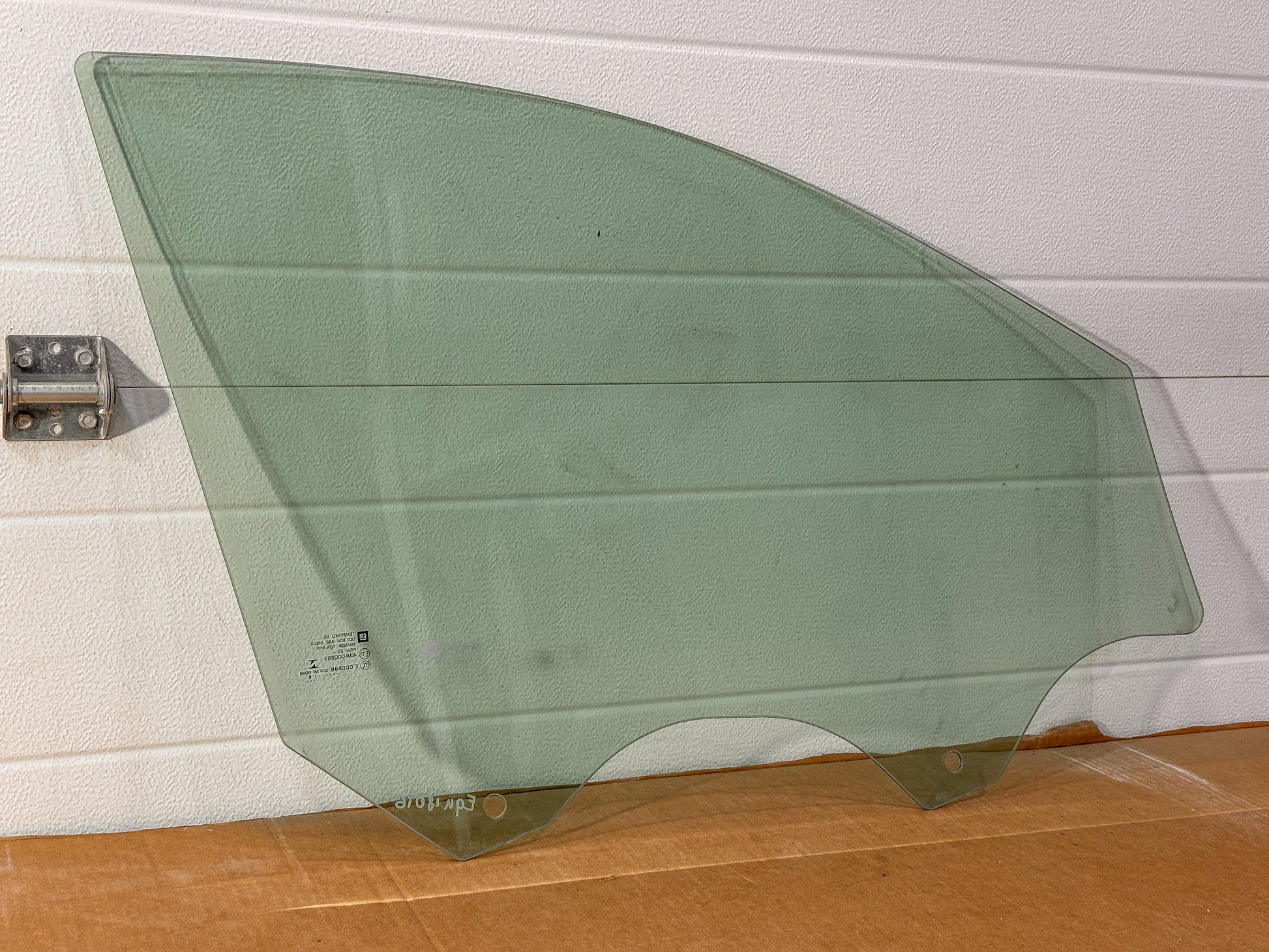 2018-2024 Chevrolet Equinox Passenger Right Side Front Door Window Glass  84398671, 23136215, 84322151, 84384356