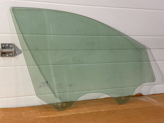 2018-2024 Chevrolet Equinox Passenger Right Side Front Door Window Glass  84398671, 23136215, 84322151, 84384356