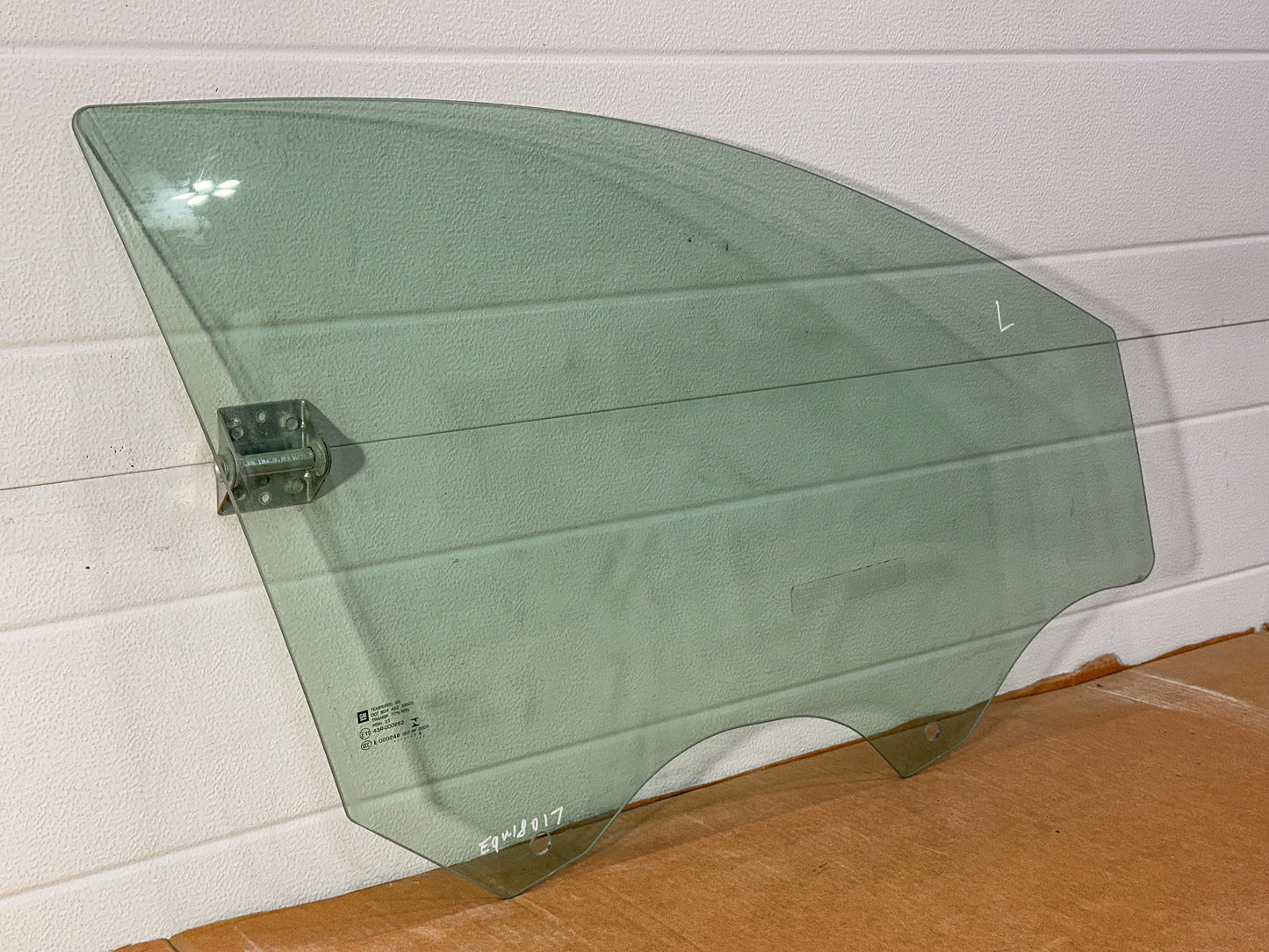2018-2024 Chevrolet Equinox Driver Left Side Front Door Window Glass 84398670, 23136214, 84322150, 84384355 - view 3