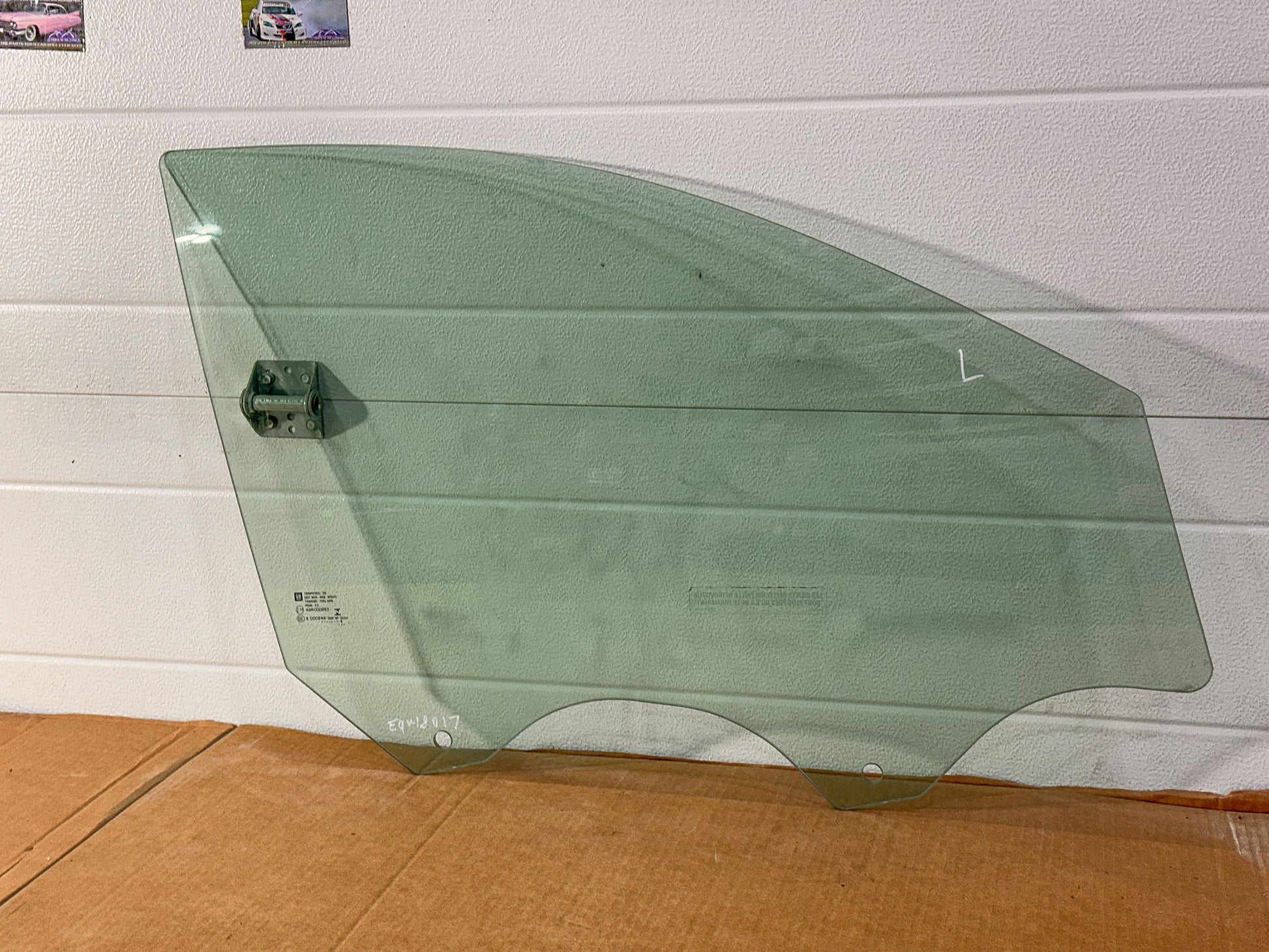 2018-2024 Chevrolet Equinox Driver Left Side Front Door Window Glass 84398670, 23136214, 84322150, 84384355 - view 4