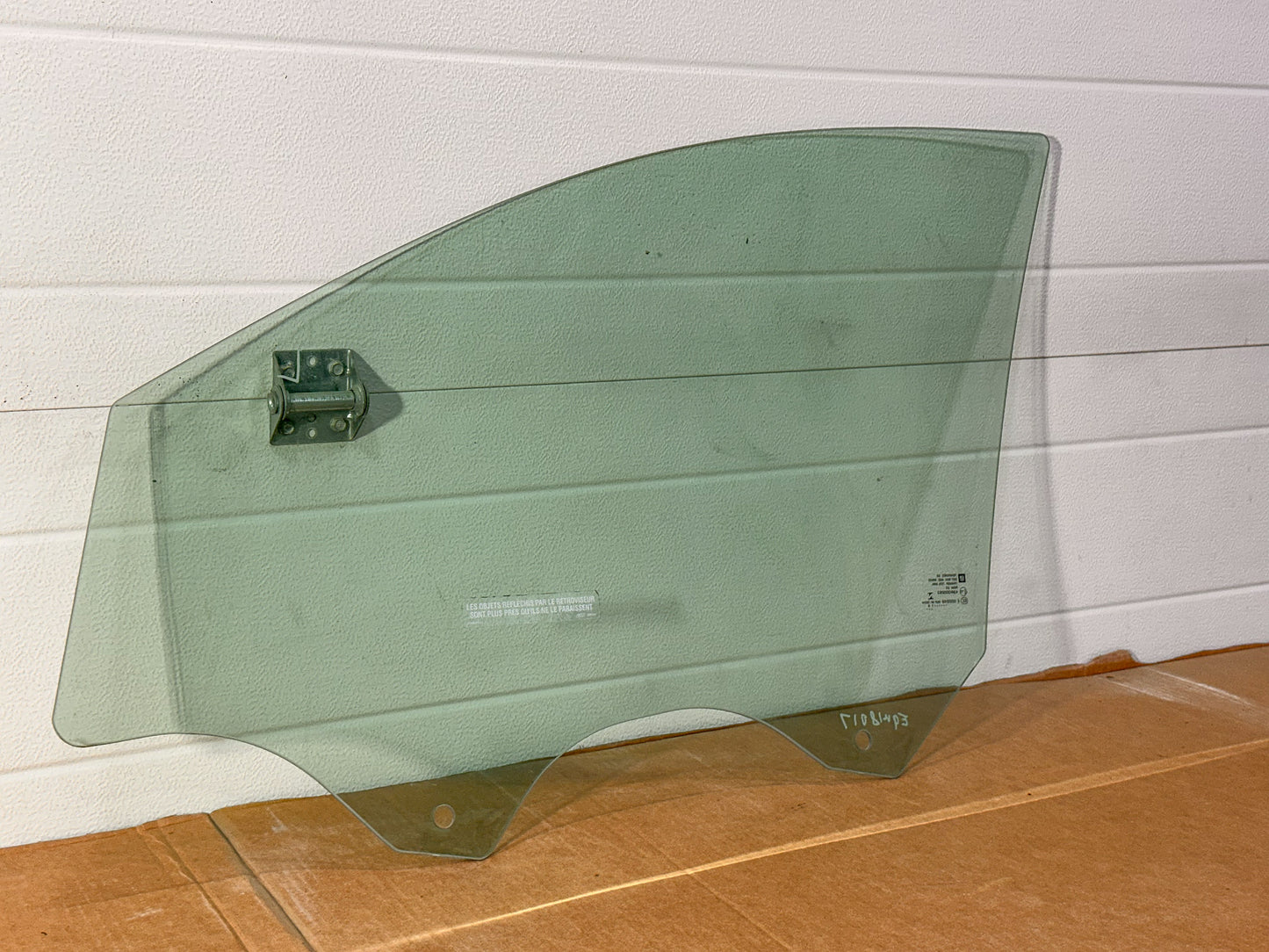 2018-2024 Chevrolet Equinox Driver Left Side Front Door Window Glass 84398670, 23136214, 84322150, 84384355 - view 2