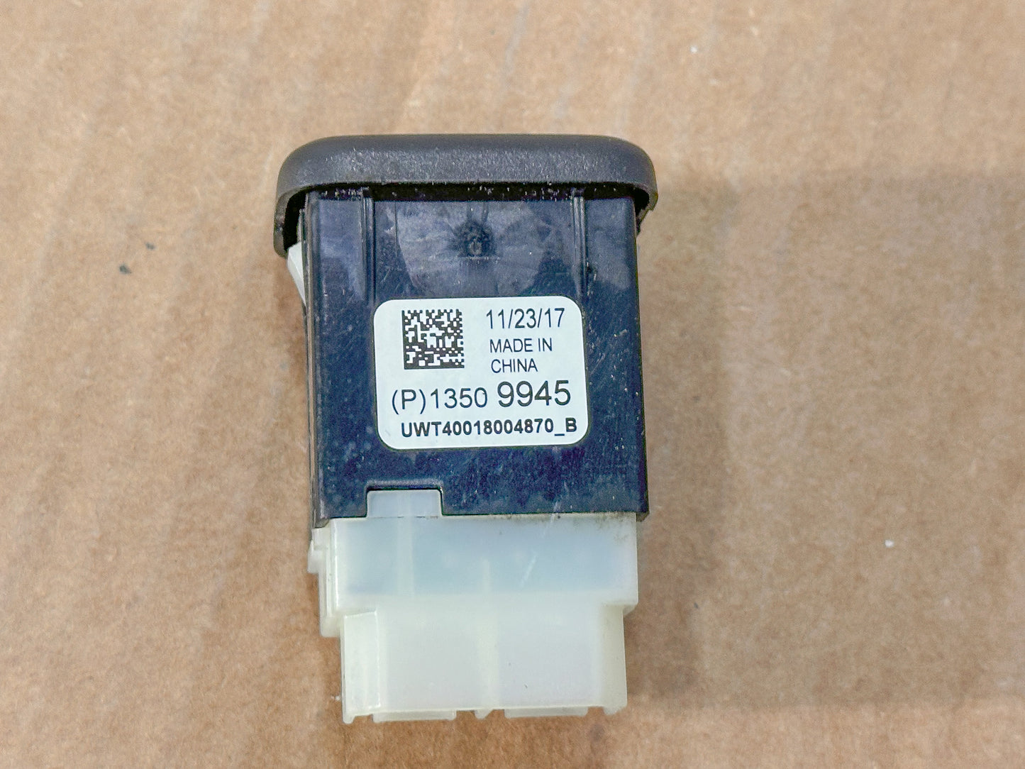2016-2024 Chevrolet Equinox Multimedia Receptacle USB 2-Port 13509945, 13596853 - view 2