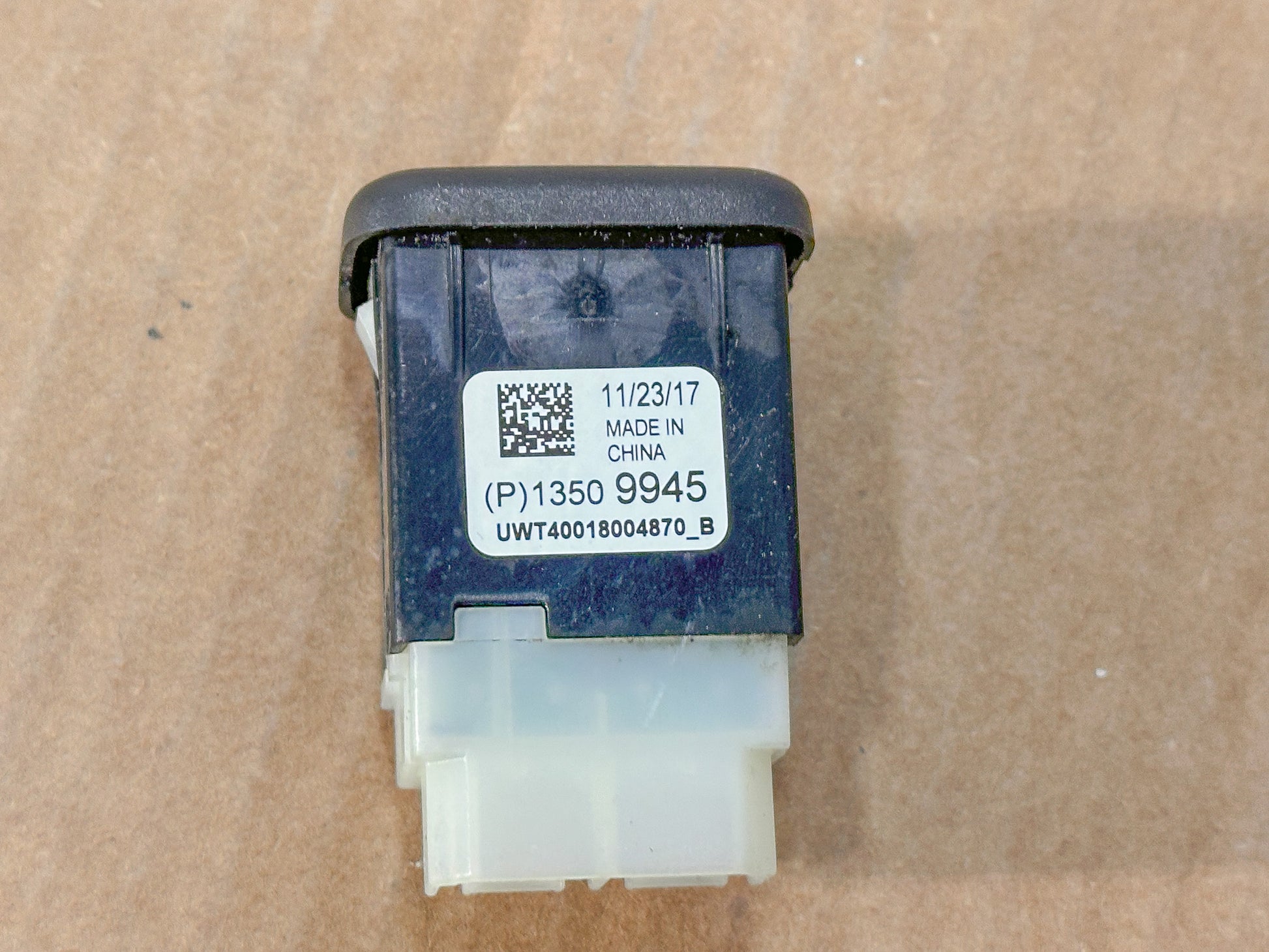 2016-2024 Chevrolet Equinox Multimedia Receptacle USB 2-Port 13509945, 13596853 - view 2
