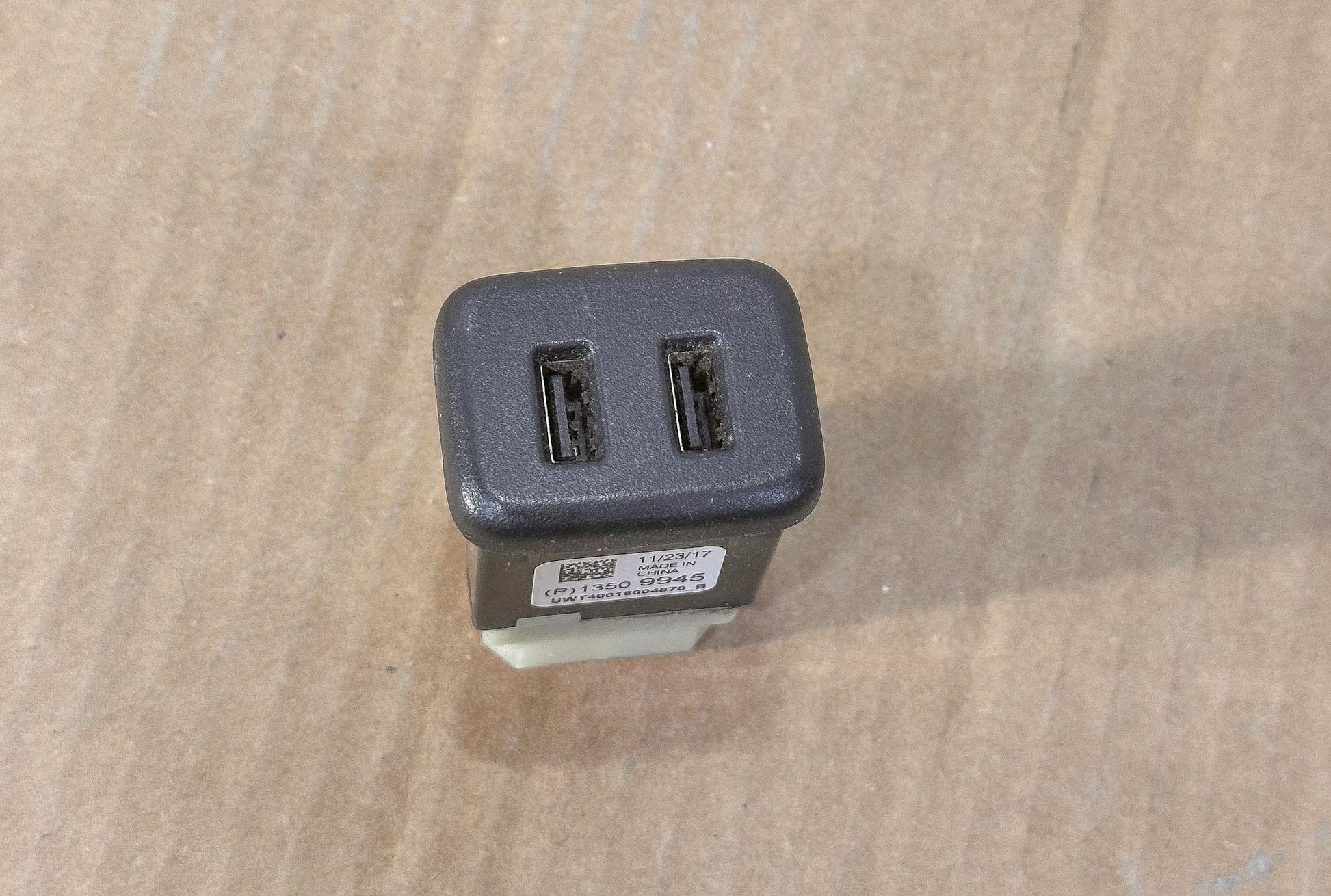 2016-2024 Chevrolet Equinox Multimedia Receptacle USB 2-Port 13509945, 13596853