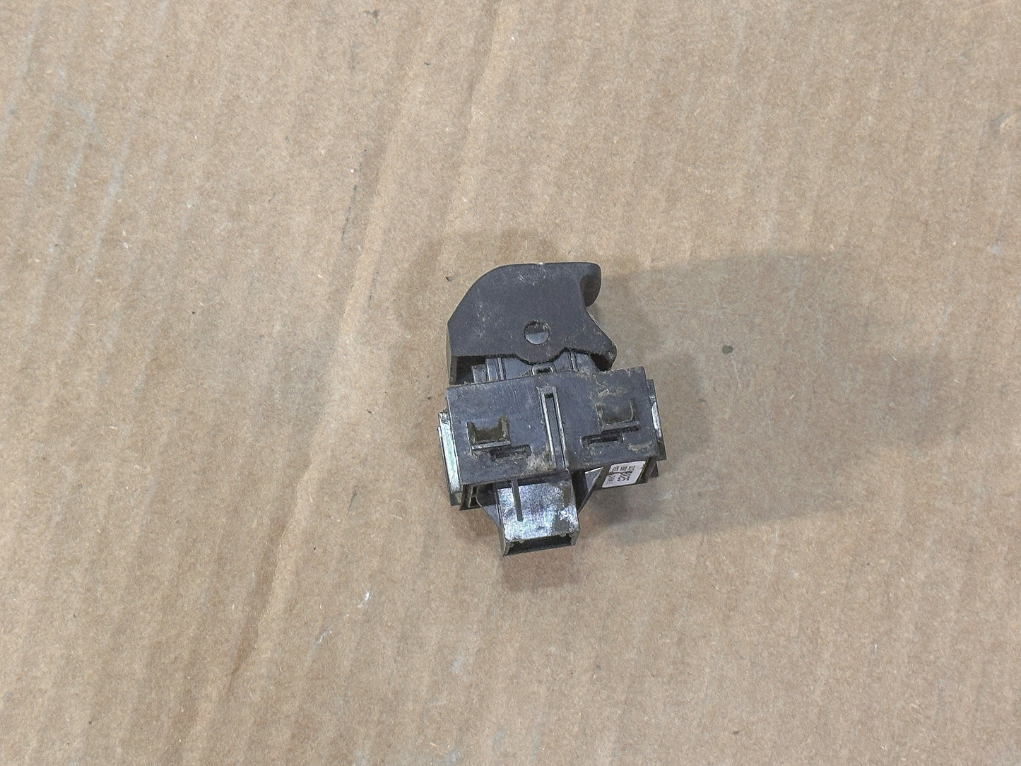 2016-2024 Chevrolet Equinox Parking Brake Switch 23178025 - view 3