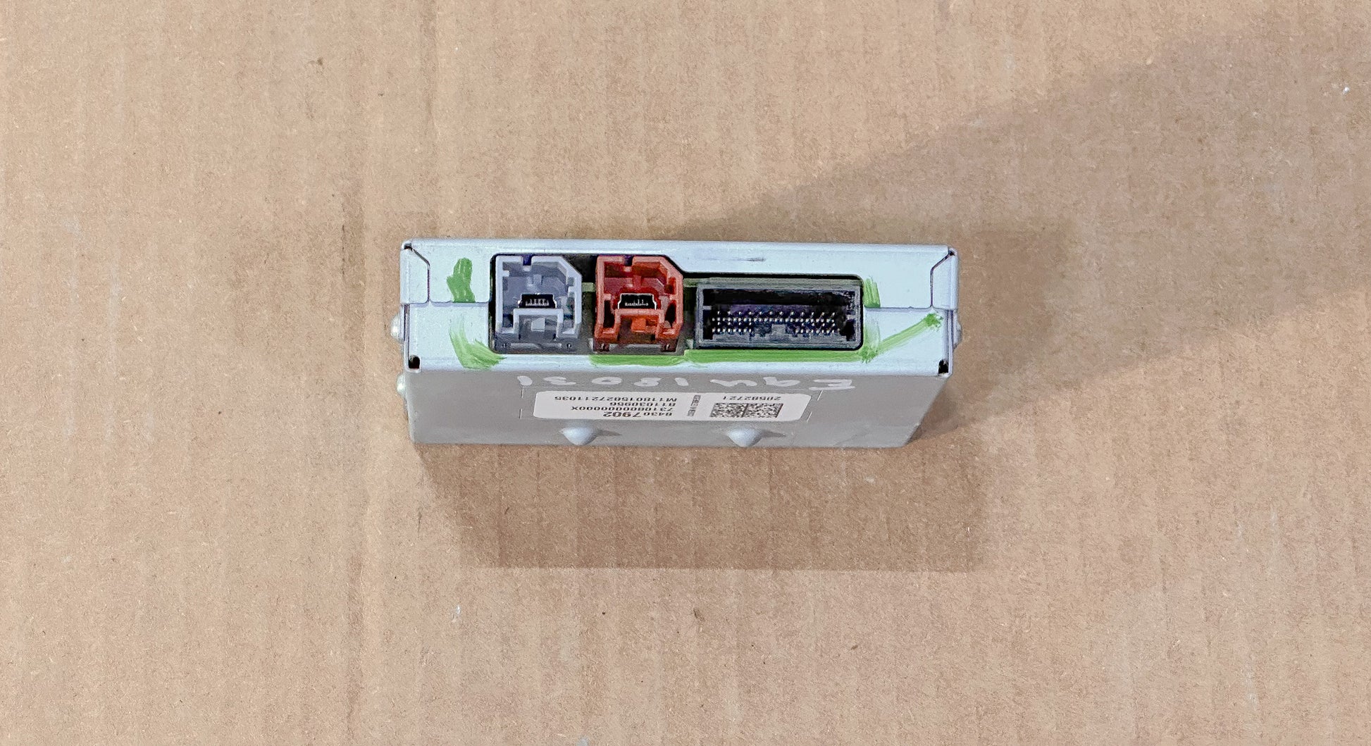 2018 Chevrolet Equinox Human Machine Interface Control Module OEM 84307902 - view 2