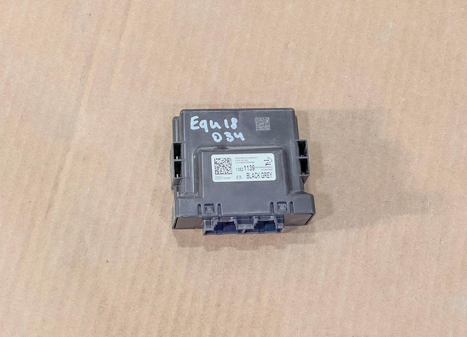 2017-2018 Chevrolet Equinox Assist Control Module 13521139 OEM - view 2