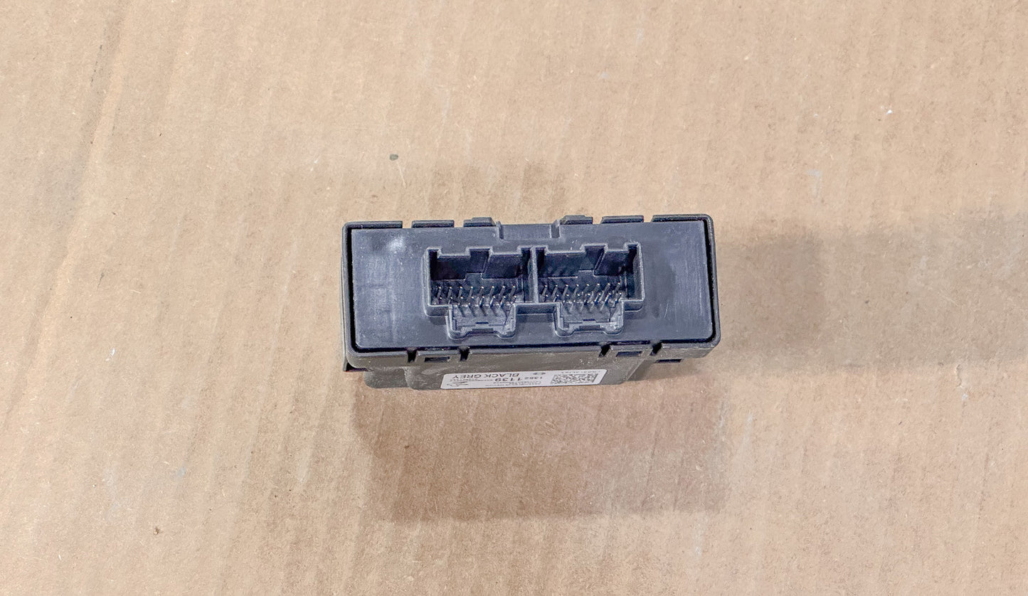 2017-2018 Chevrolet Equinox Assist Control Module 13521139 OEM - view 3