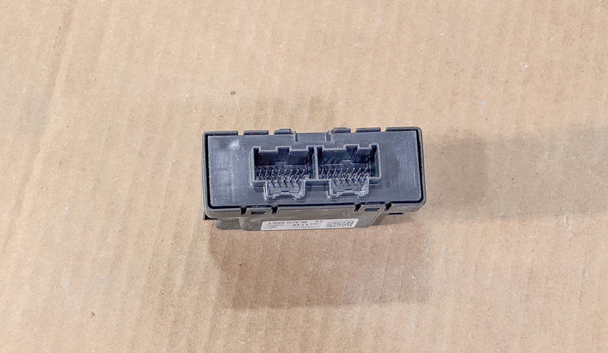 2017-2018 Chevrolet Equinox Assist Control Module 13521139 OEM - view 3